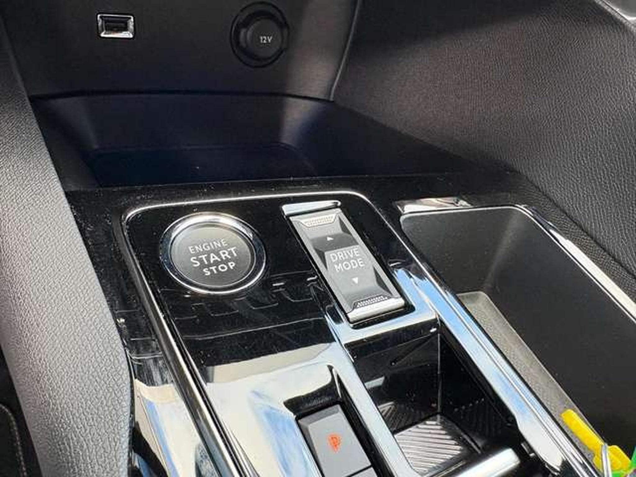 Peugeot 5008 5008 Hybrid 136 e-DSC GT (2024) - Foto 13