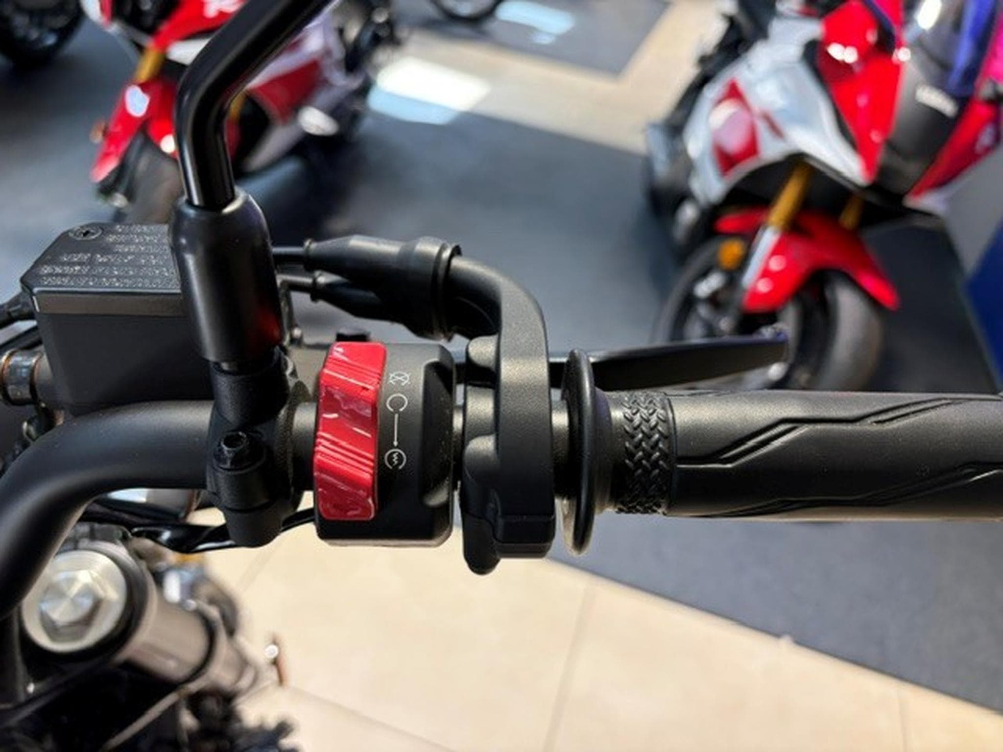 Yamaha XSR (2023) - Photo 13