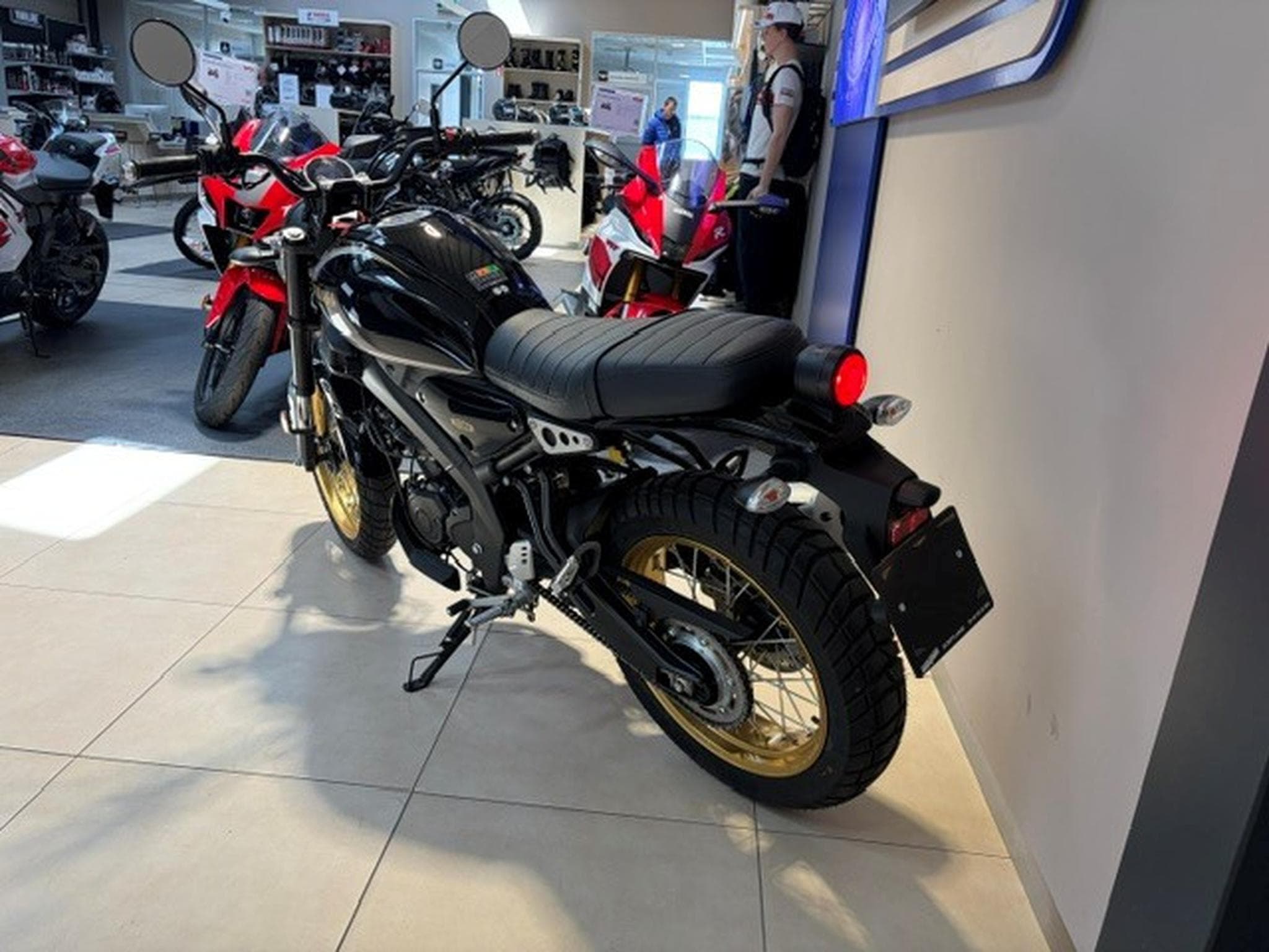 Yamaha XSR (2023) - Photo 7