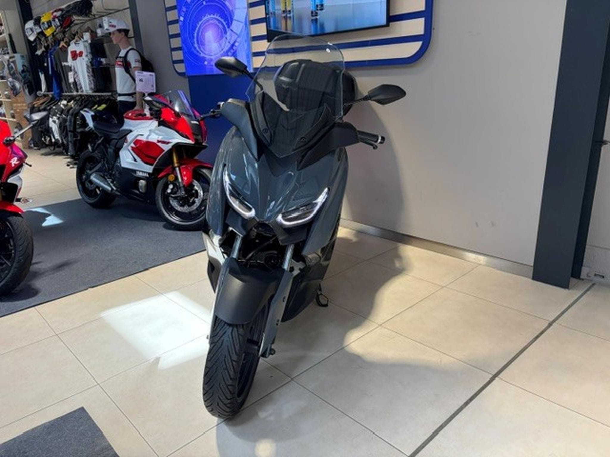 Yamaha X-Max Tech Max (2023) - Photo 4