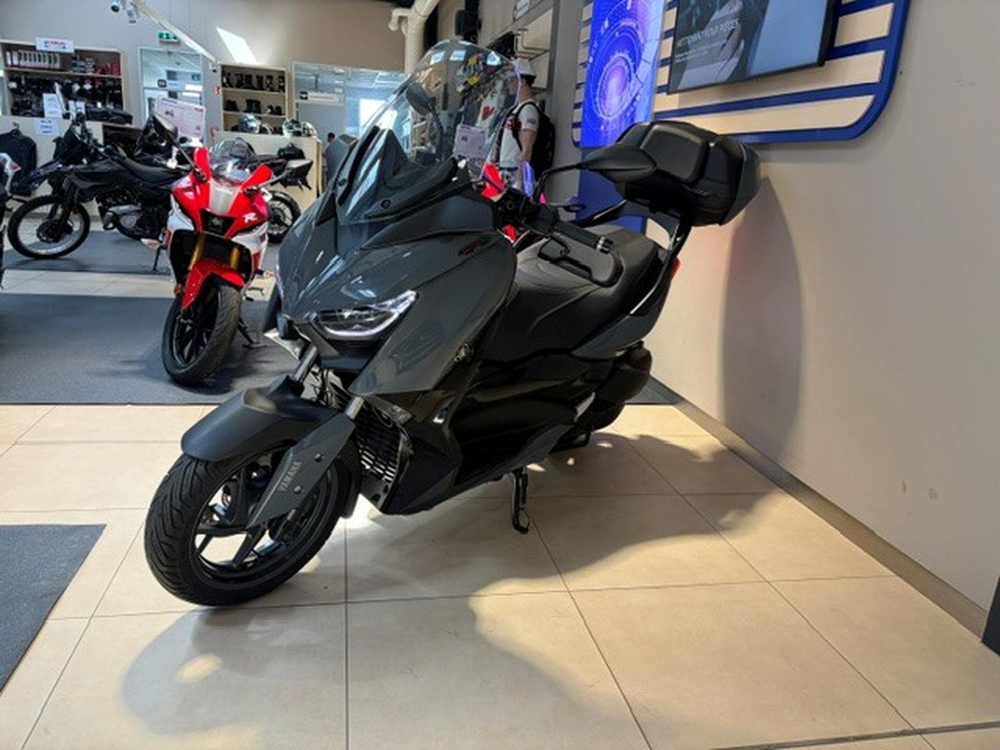 Yamaha X-Max Tech Max (2023) - Photo 6
