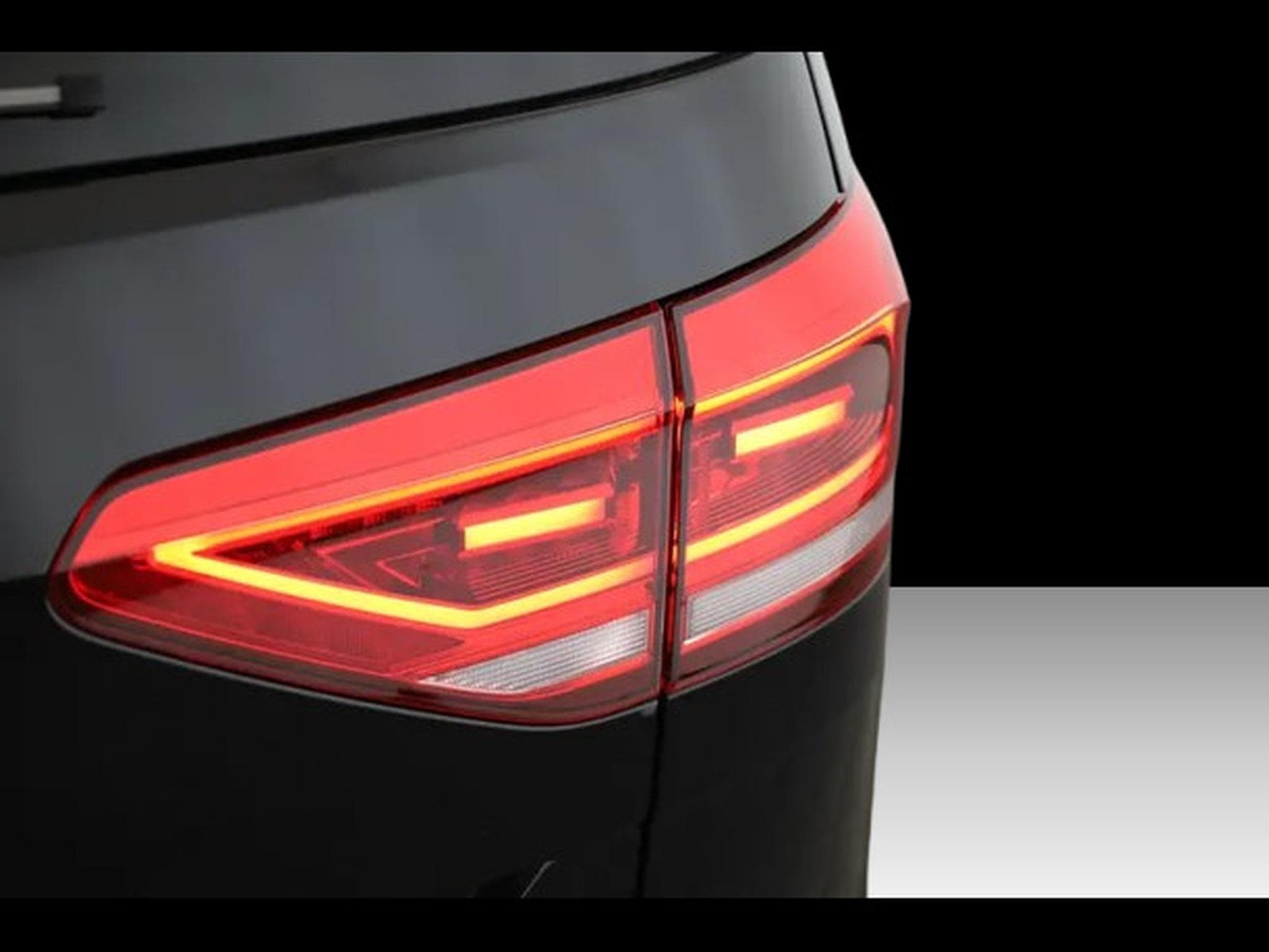 VW Touran 2.0 TDI DSG Highline 7 (2025) - Photo 10