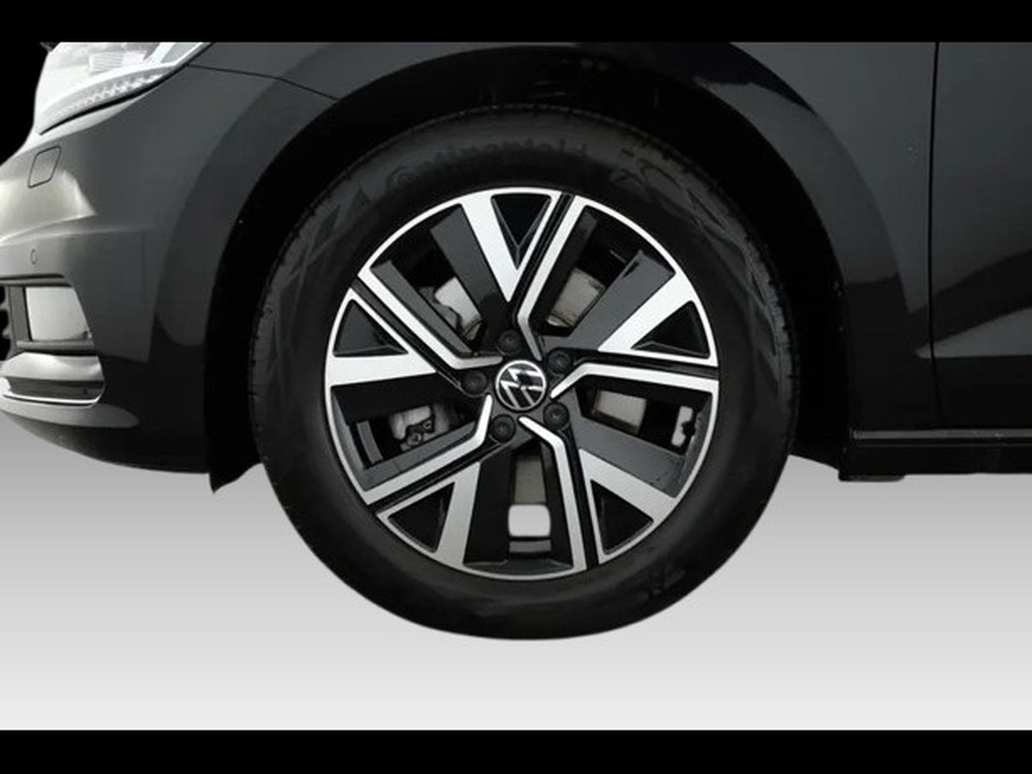 VW Touran 2.0 TDI DSG Highline 7 (2025) - Photo 5
