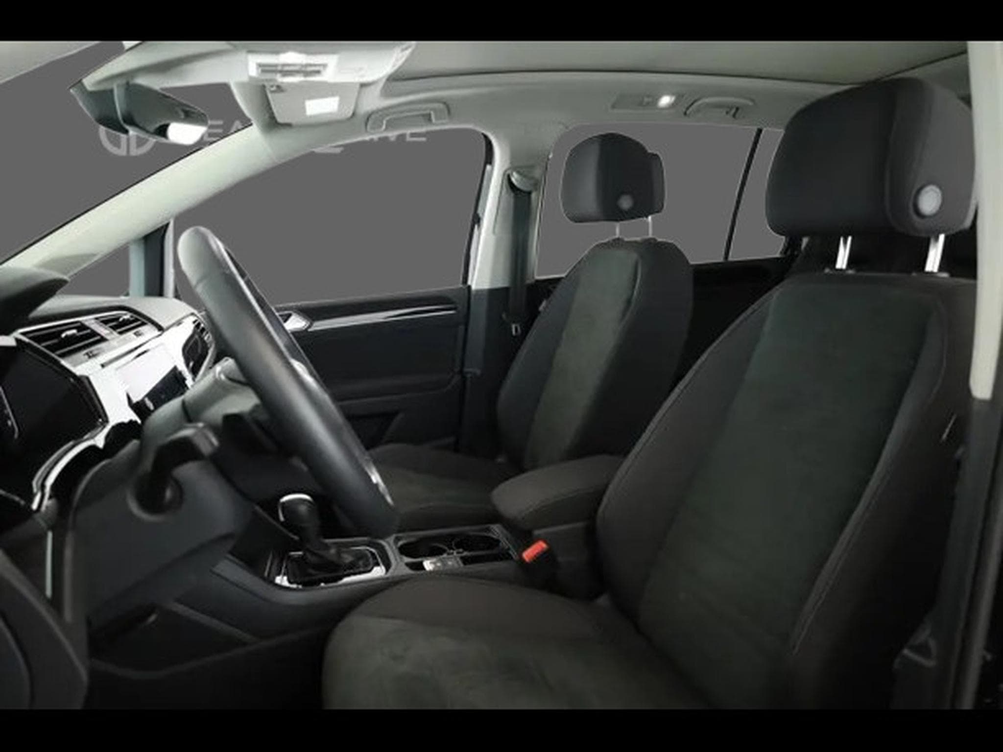 VW Touran 2.0 TDI DSG Highline 7 (2025) - Photo 7