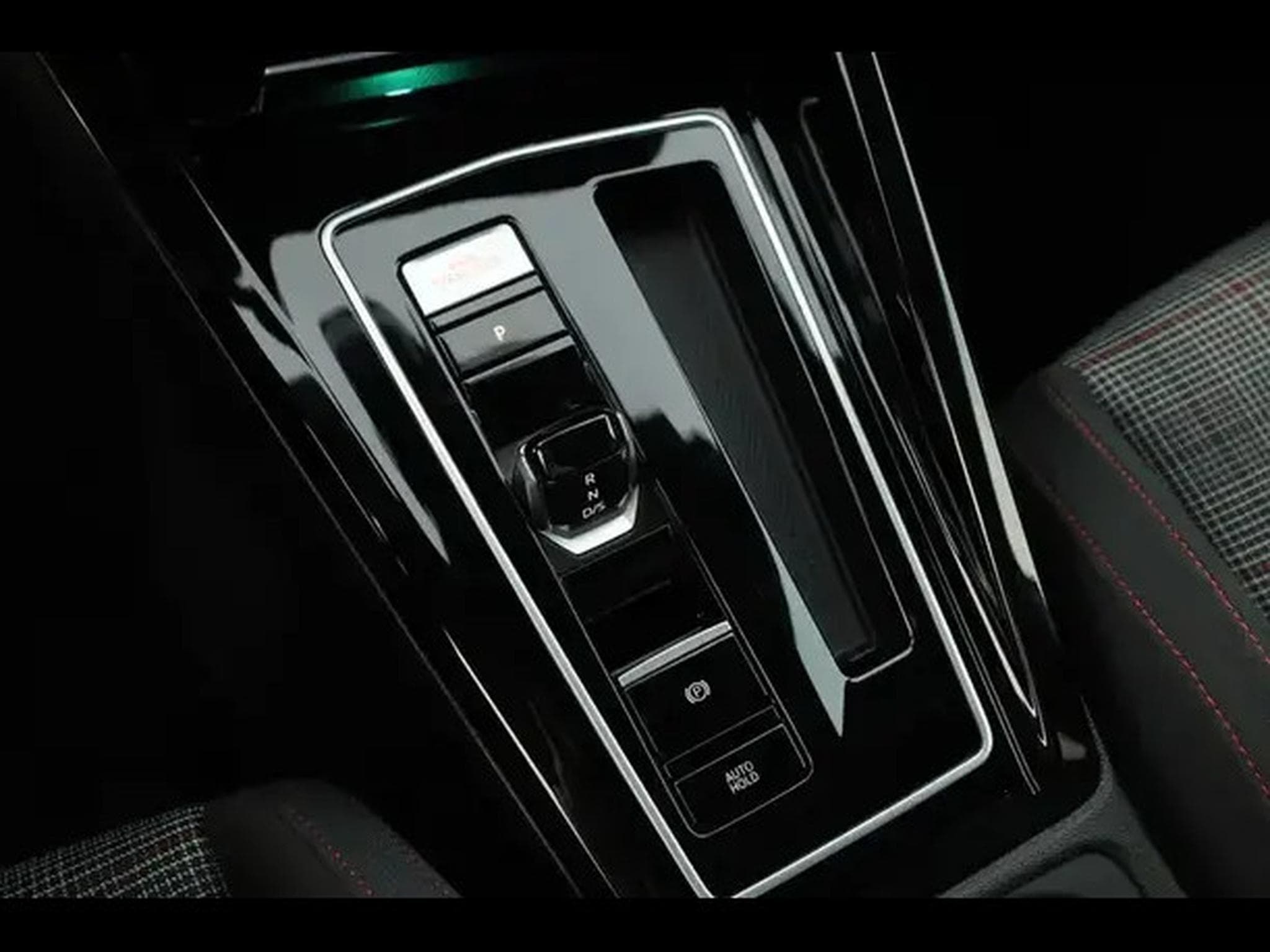 VW Golf GTI DSG Black LED Pano (2024) - Foto 12