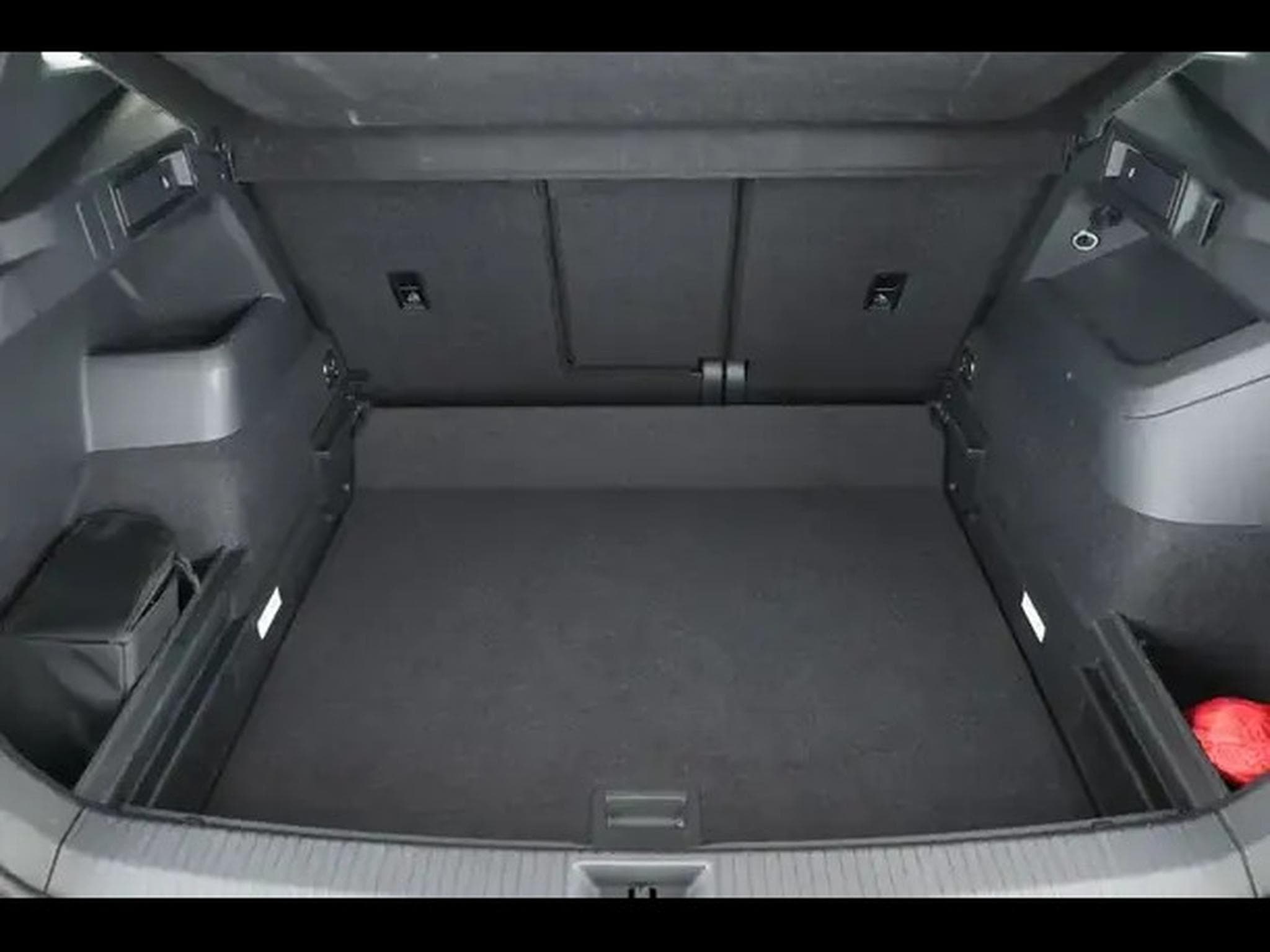 VW Tiguan 2.0 TDI DSG R-Line (2024) - Foto 13