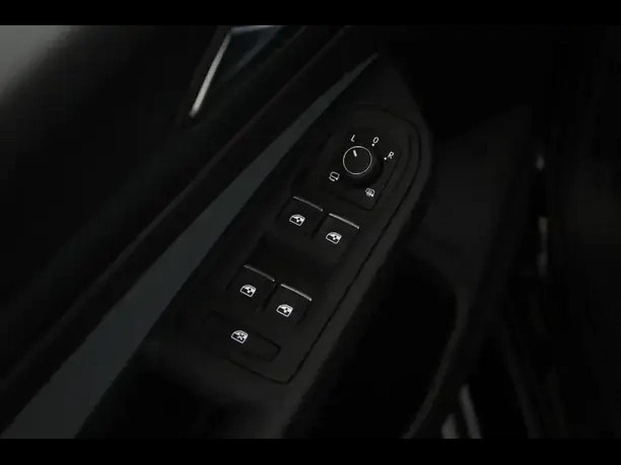VW Golf R Performance 4M DSG (2024) - Photo 15
