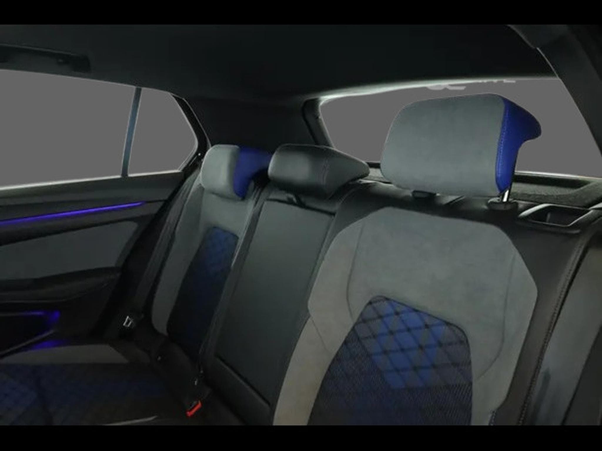 VW Golf R Performance 4M DSG (2024) - Photo 9