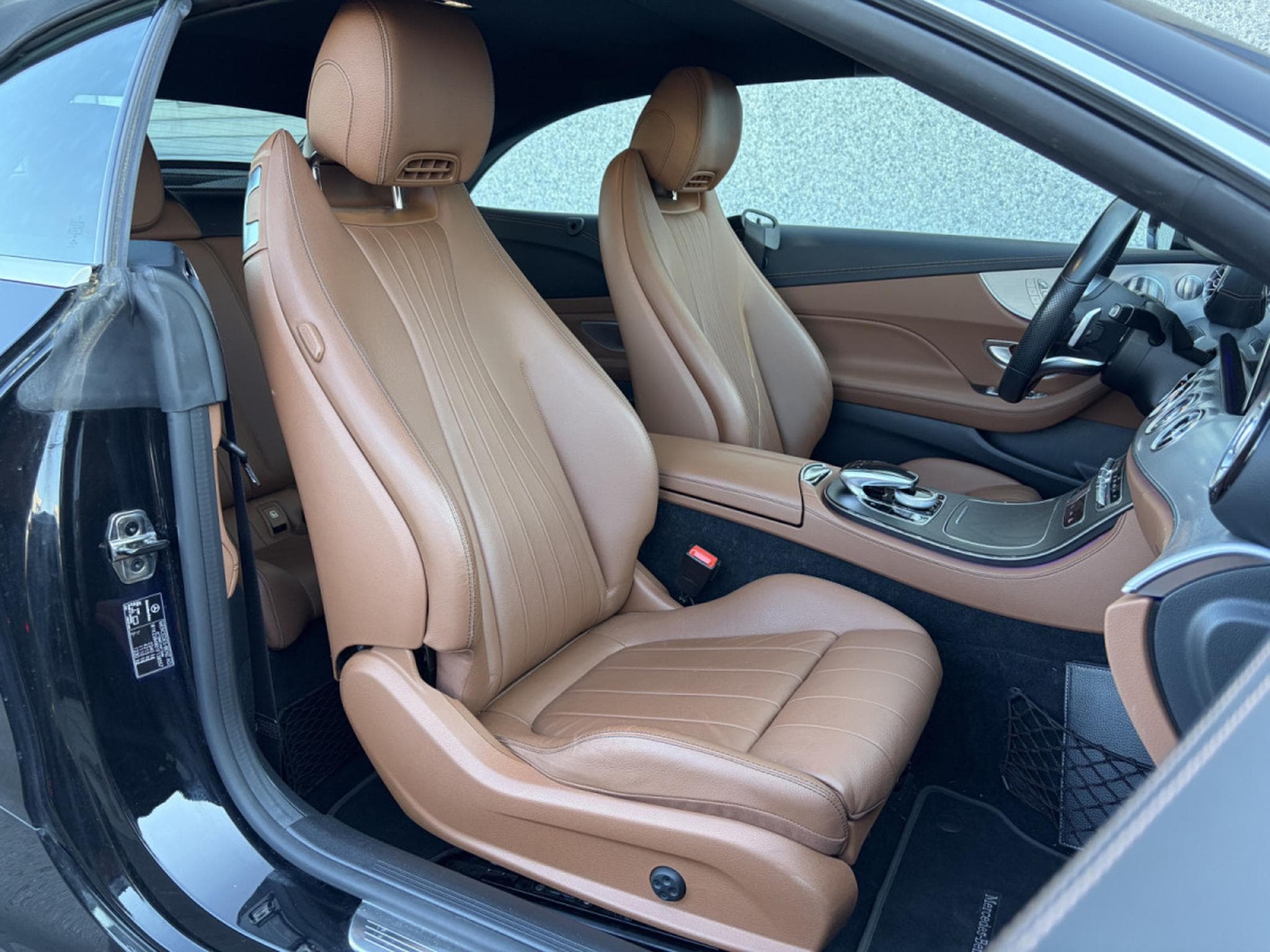 Mercedes E 200 E200 AMG LINE/ BI-COLOR /AMG-LINE/ BURMESTER/ 360° (2020) - Foto 10