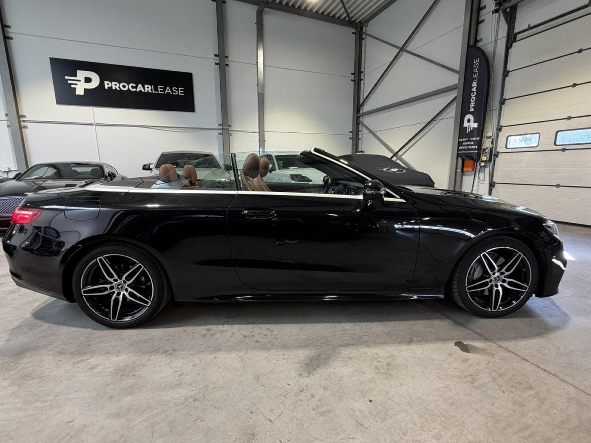 Mercedes E 200 E200 AMG LINE/ BI-COLOR /AMG-LINE/ BURMESTER/ 360° (2020) - Foto 13