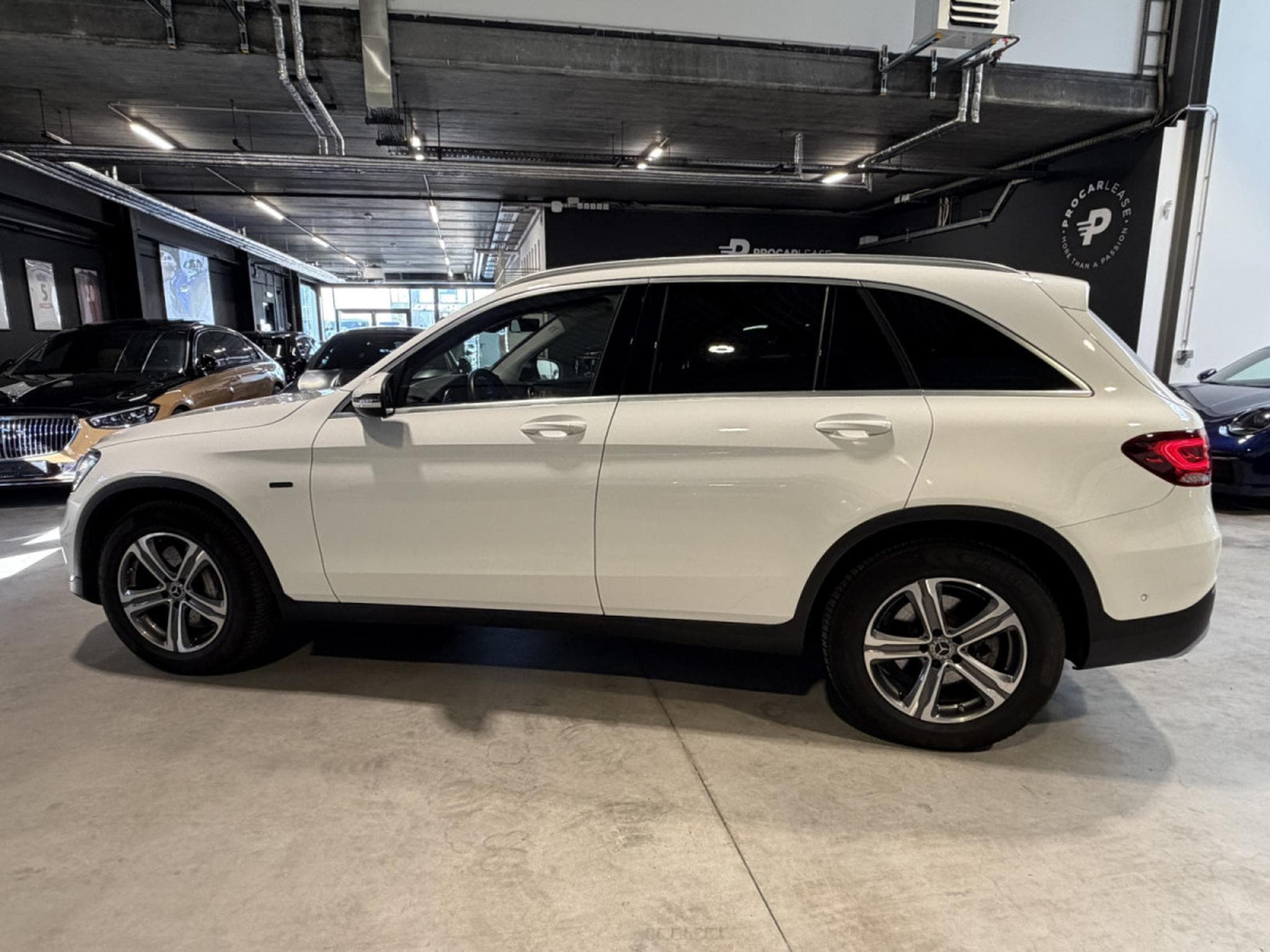 Mercedes GLC 300 GLC300e 4MATIC/ SUSPENSIONS PNEUMATIQUES/ BURMESTER/ AGILITY (2021) - Foto 13
