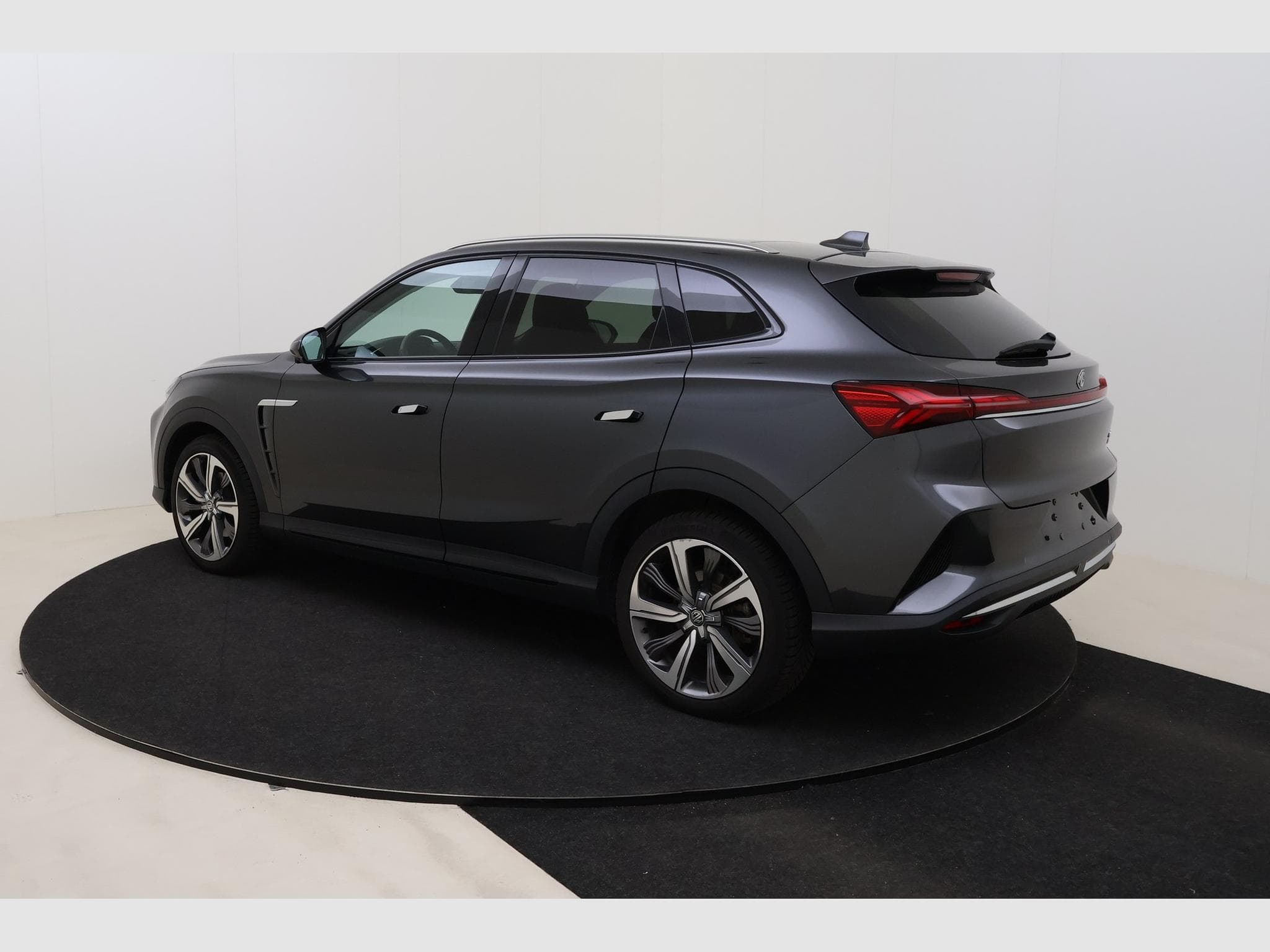 Mg Marvel R Luxury (2024) - Photo 8