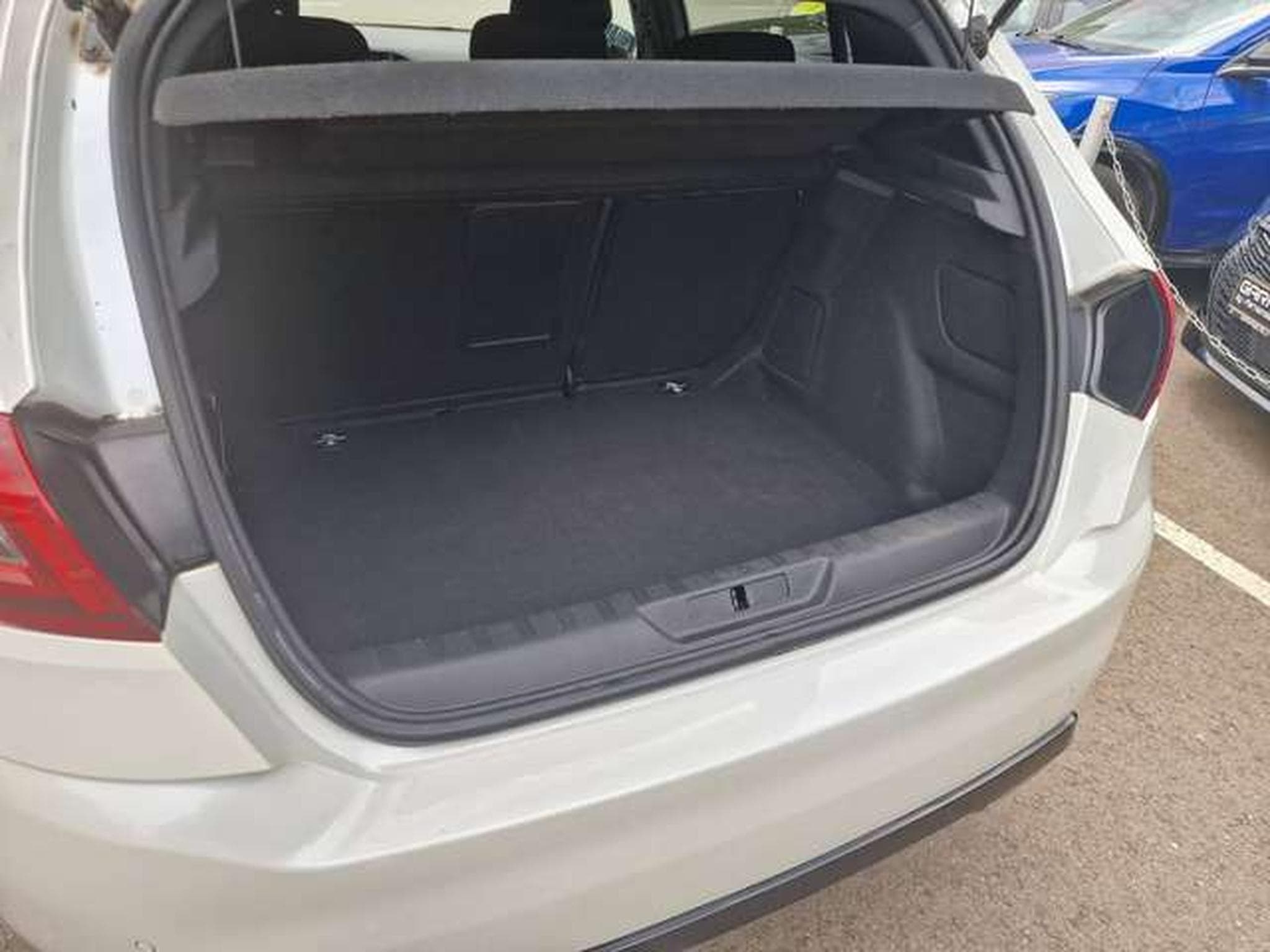 Peugeot 308 GT-Line (2018) - Photo 4