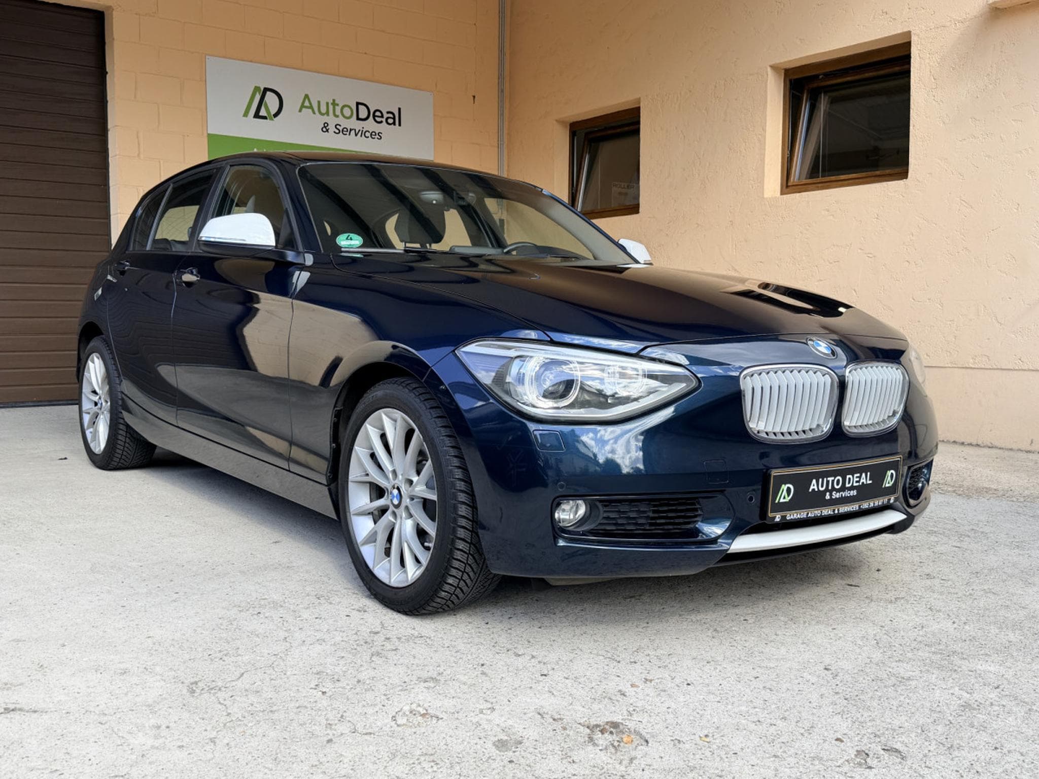 BMW 118 i URBAN Automatique 170cv (2014) - Photo 1