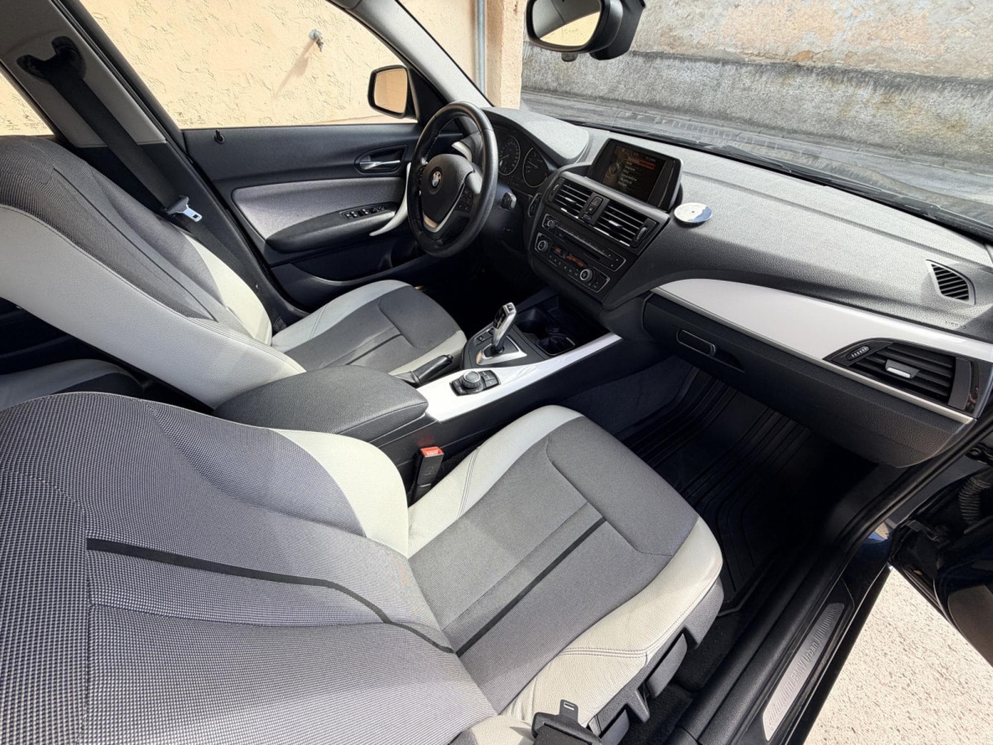 BMW 118 i URBAN Automatique 170cv (2014) - Photo 6