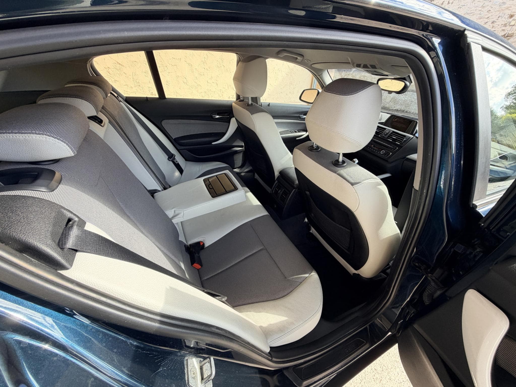 BMW 118 i URBAN Automatique 170cv (2014) - Photo 9