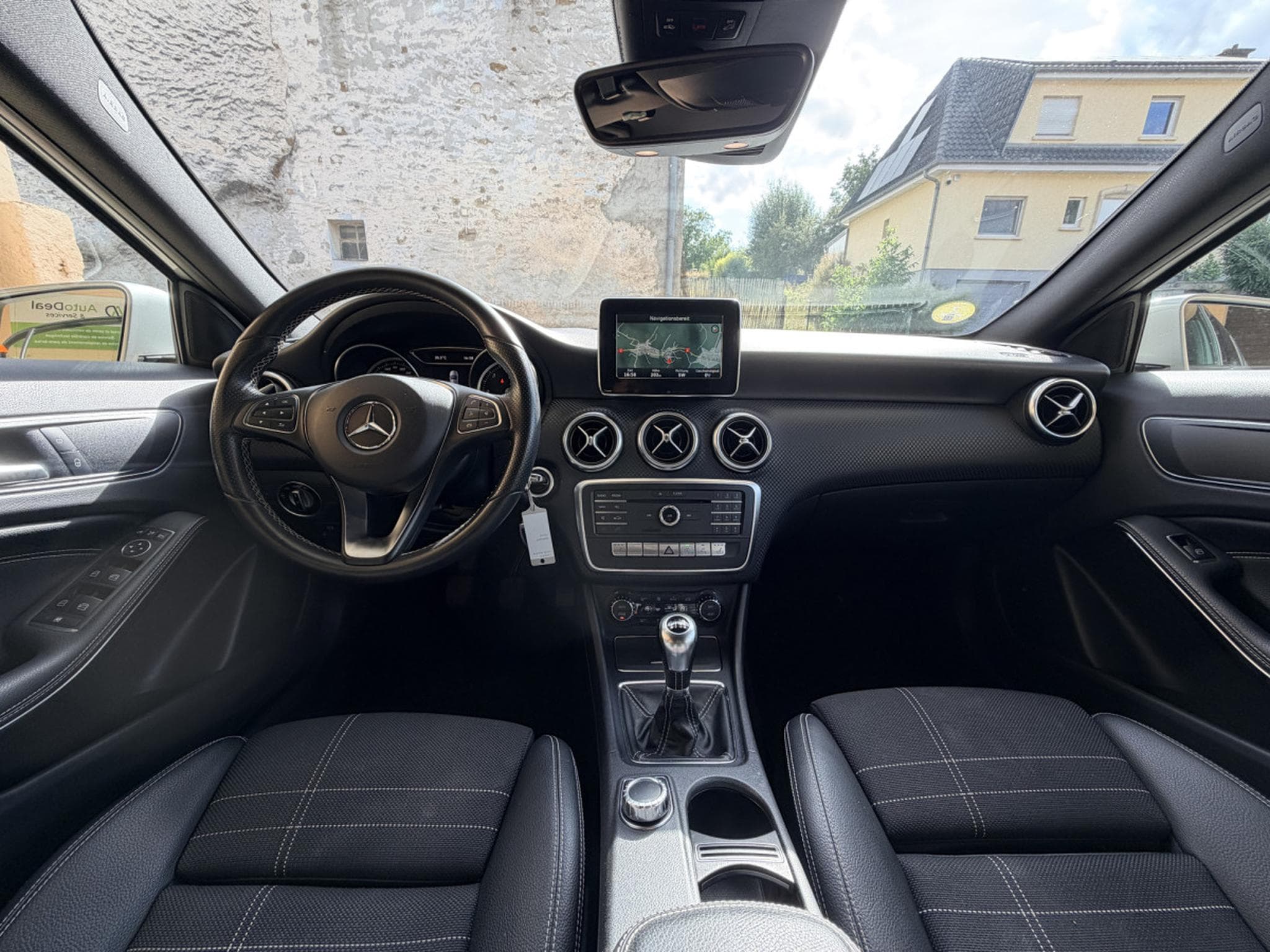 Mercedes A 200 d Urban 136cv (2016) - Photo 10