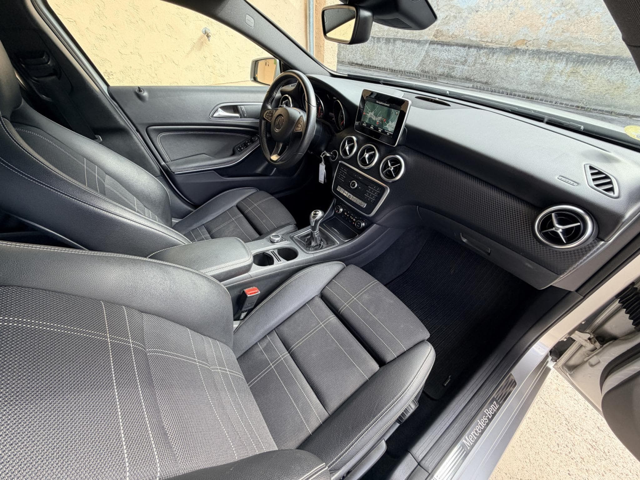 Mercedes A 200 d Urban 136cv (2016) - Photo 6
