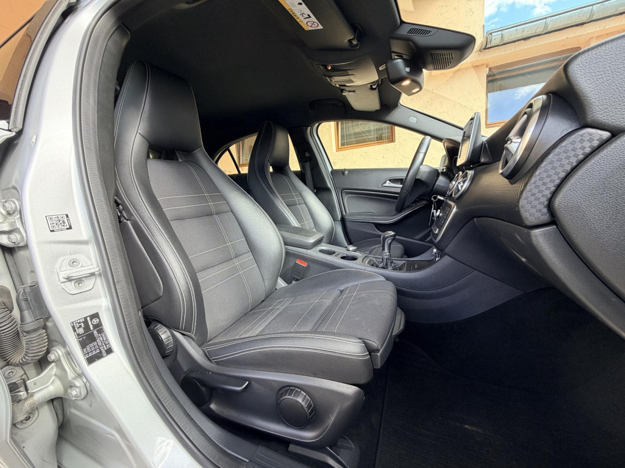Mercedes A 200 d Urban 136cv (2016) - Photo 8