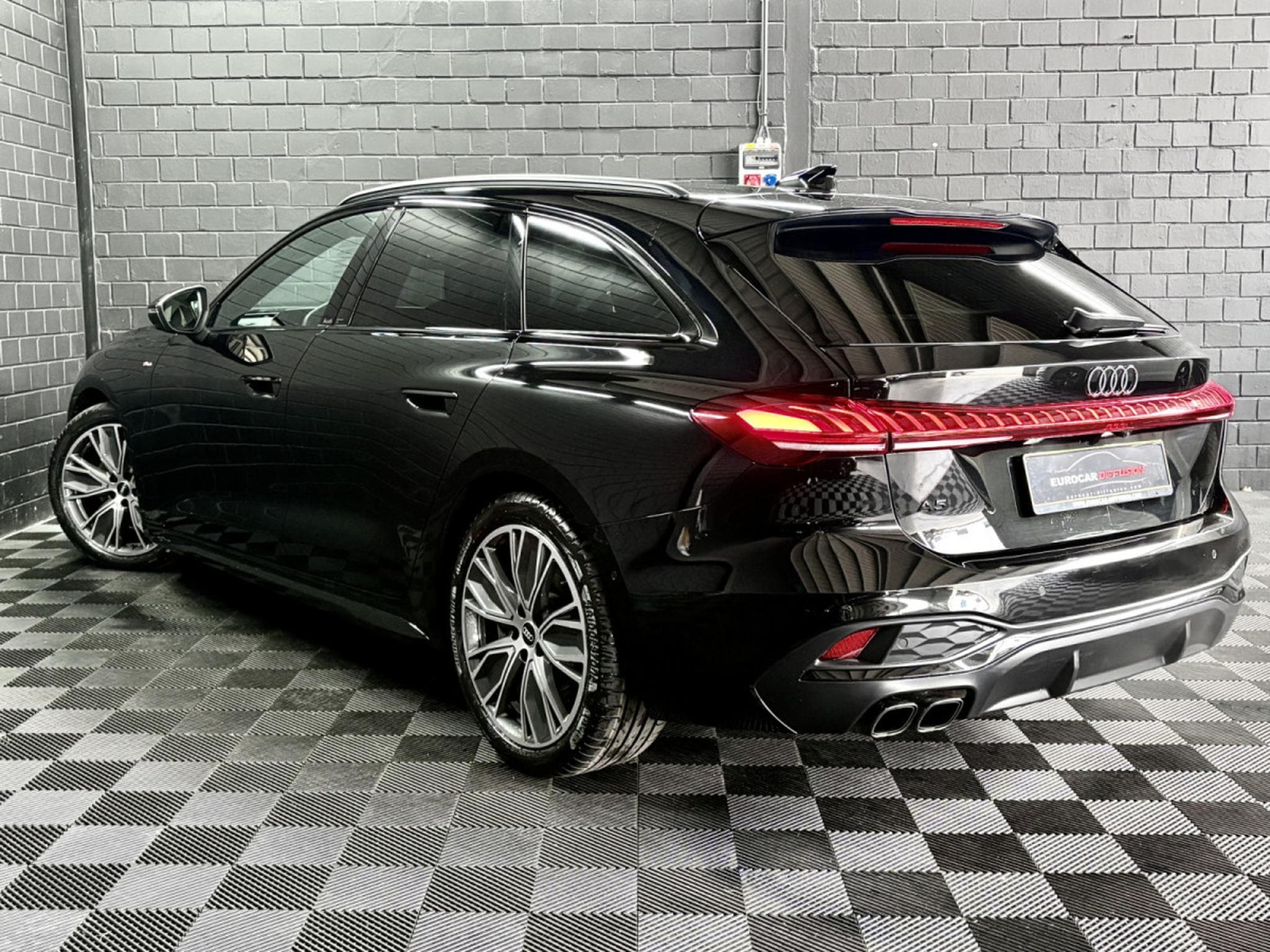 Audi A5 40 TDI 204 CV AVANT S TRONIC S LINE PLUS *360°* (2025) - Foto 4