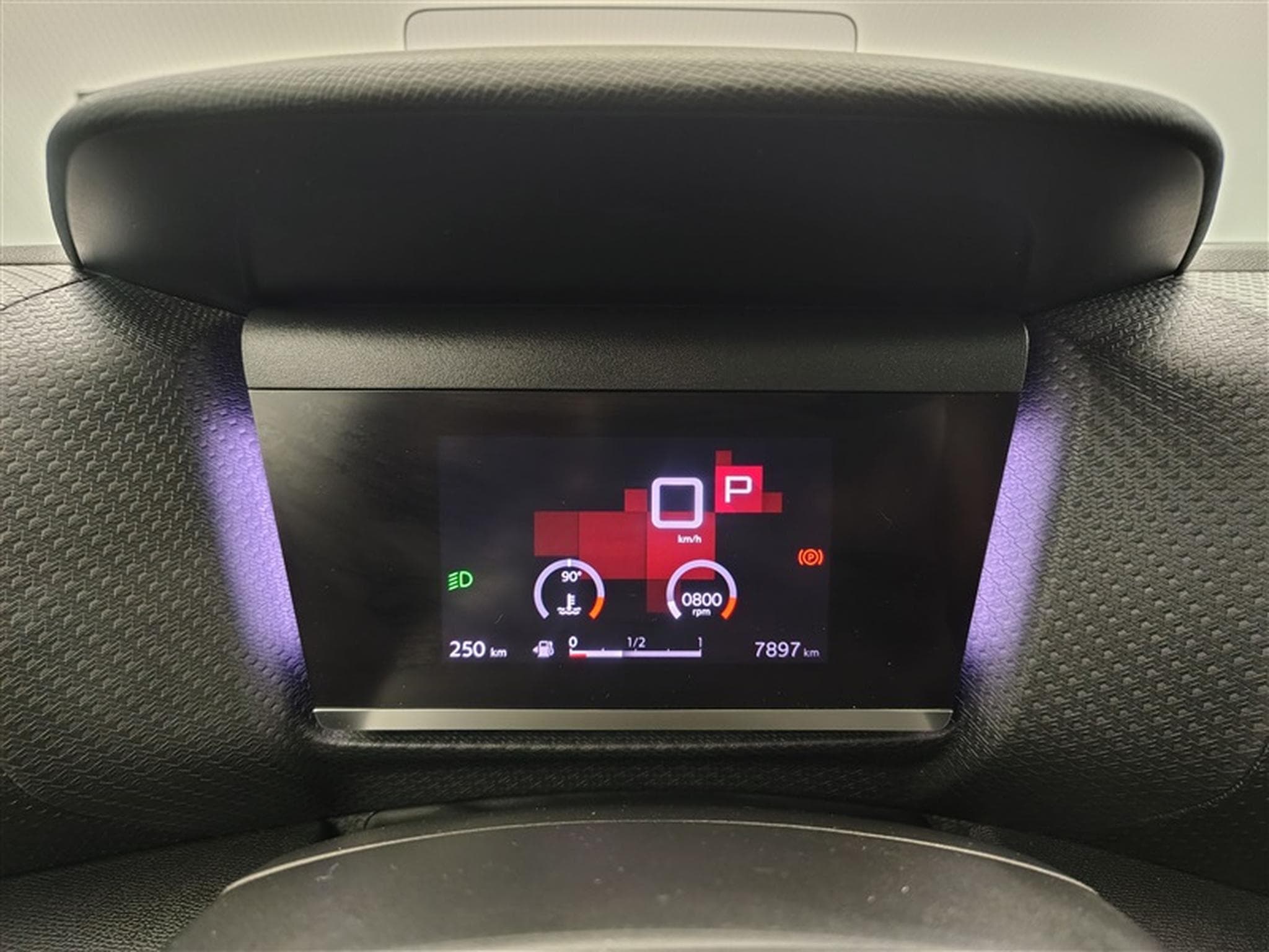 Citroen C4 1.2 PureTech 130cv EAT8 Shine NAVI / CUIR / TOIT PANO / HUD (2021) - Photo 10