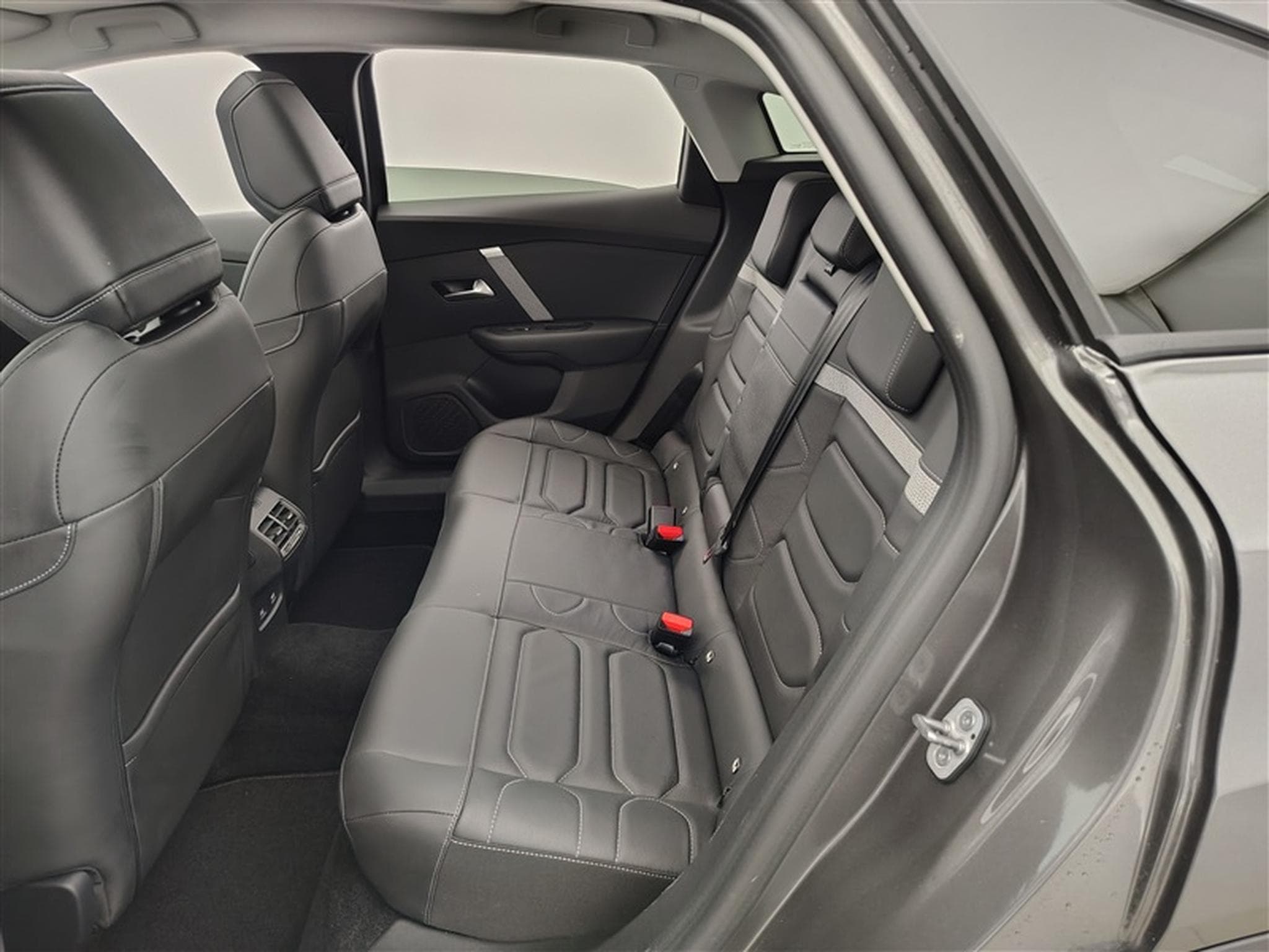 Citroen C4 1.2 PureTech 130cv EAT8 Shine NAVI / CUIR / TOIT PANO / HUD (2021) - Photo 13
