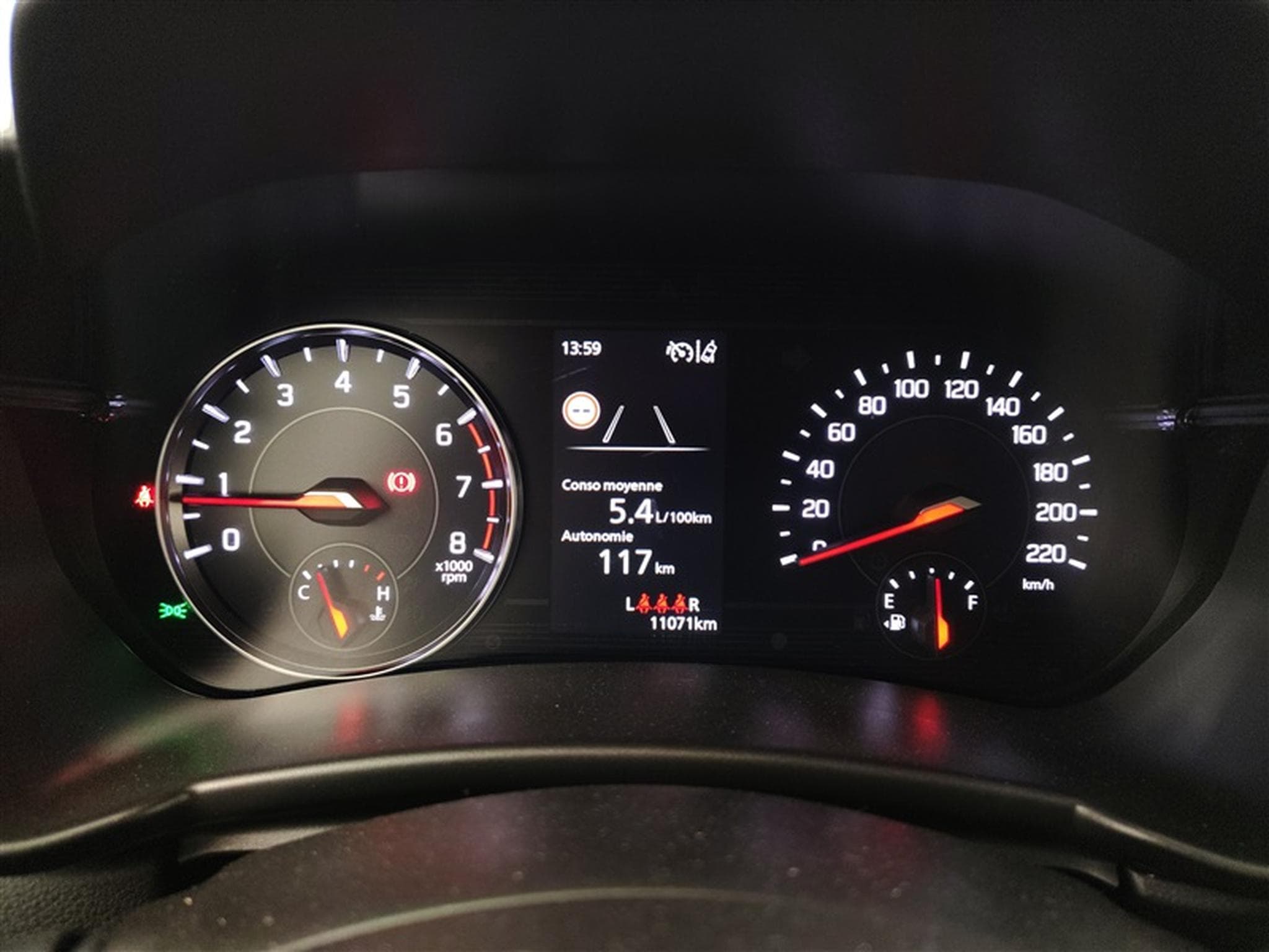 Suzuki Swift 1.2i SHVS GL NAVI / CARPLAY / CAMERA (2024) - Photo 10