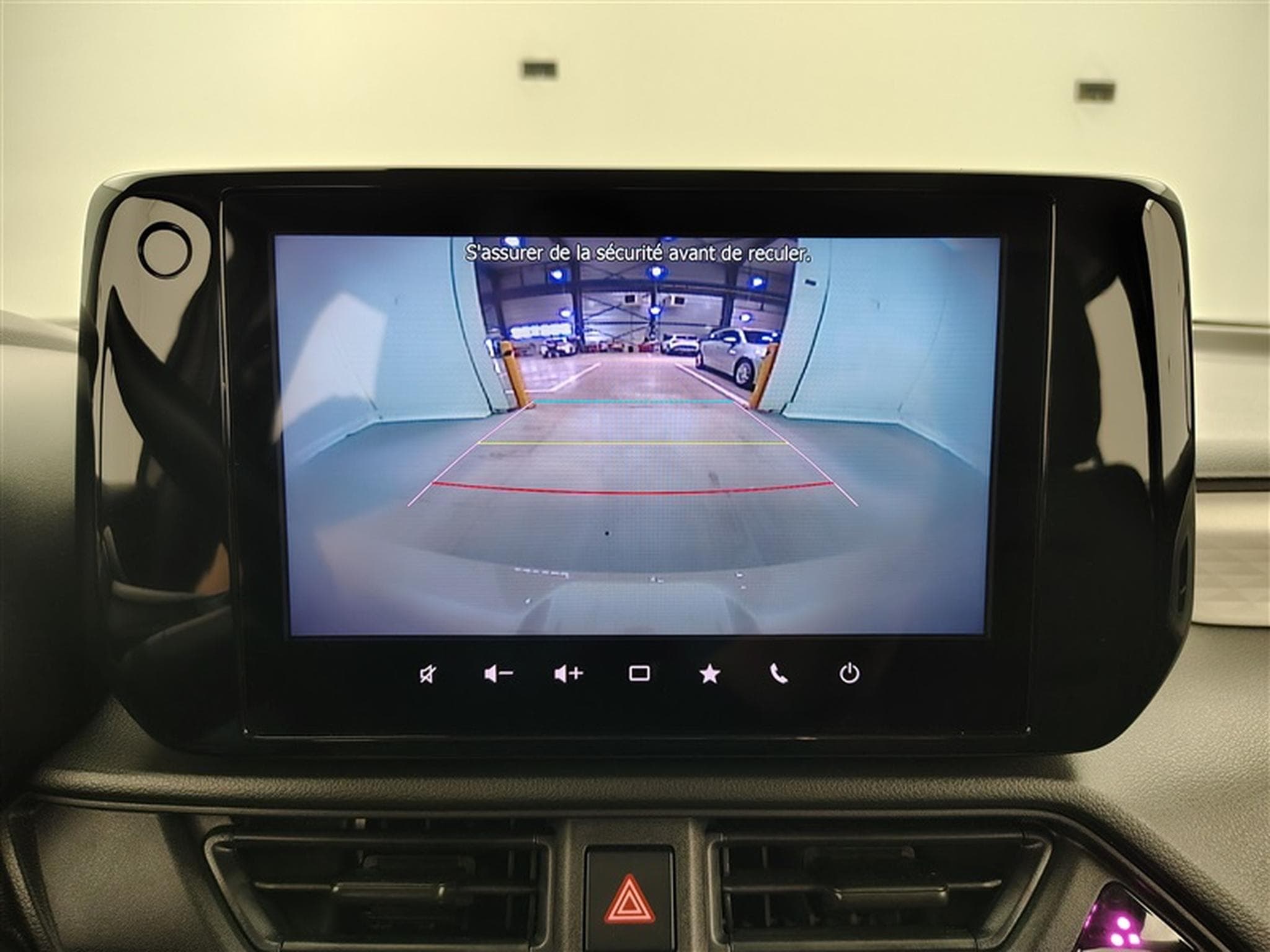 Suzuki Swift 1.2i SHVS GL NAVI / CARPLAY / CAMERA (2024) - Photo 18