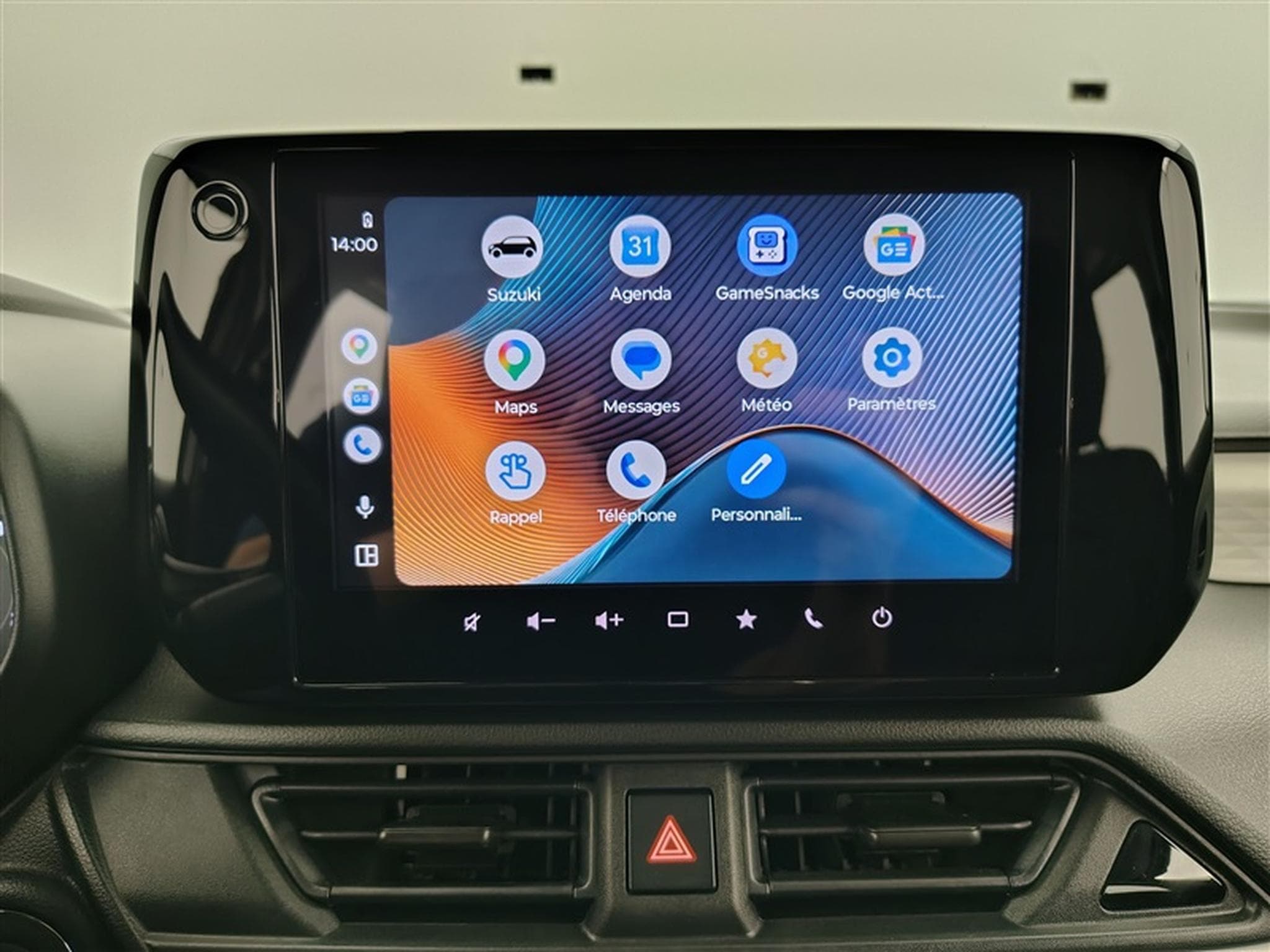 Suzuki Swift 1.2i SHVS GL NAVI / CARPLAY / CAMERA (2024) - Photo 20
