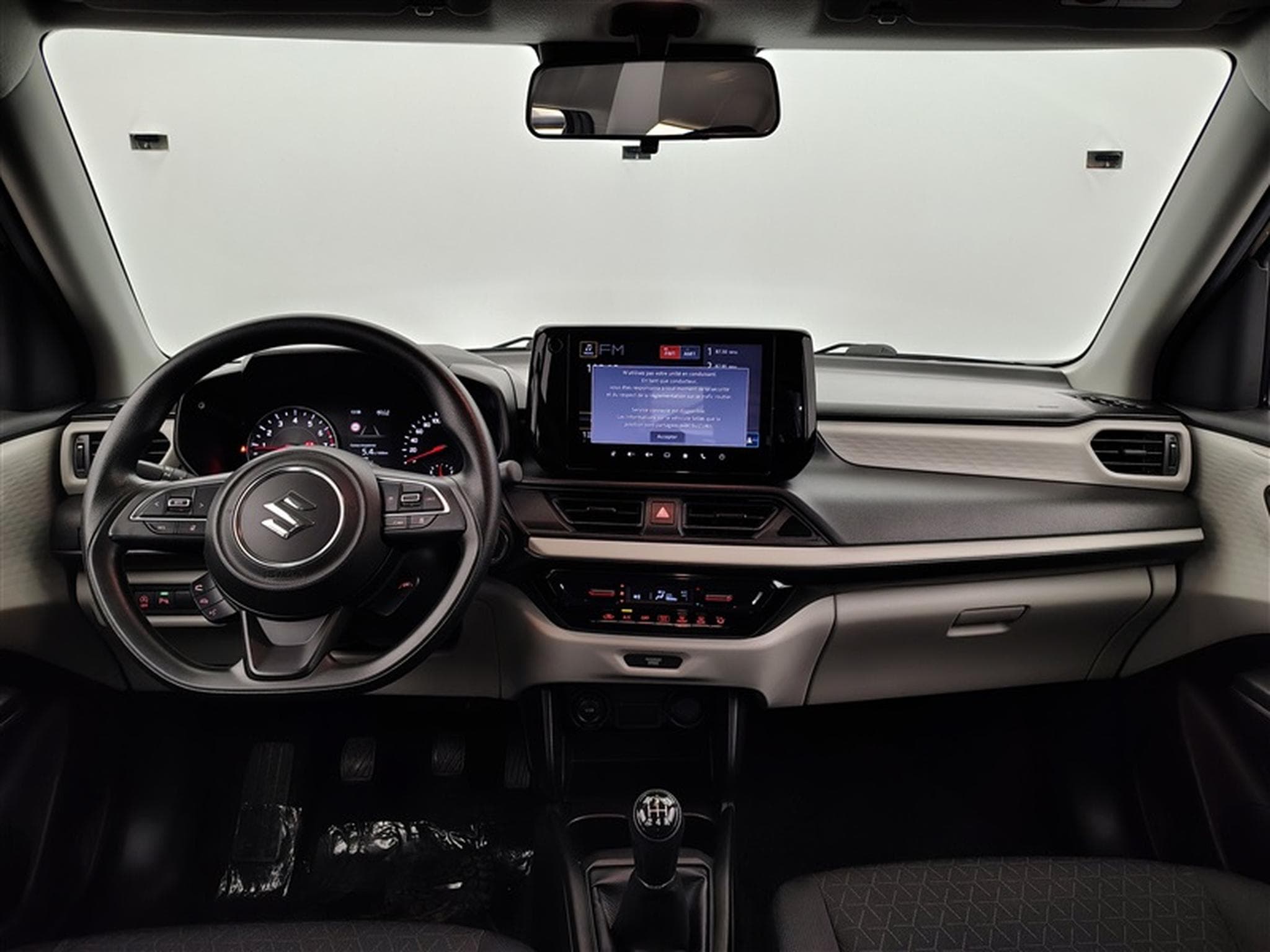 Suzuki Swift 1.2i SHVS GL NAVI / CARPLAY / CAMERA (2024) - Photo 8