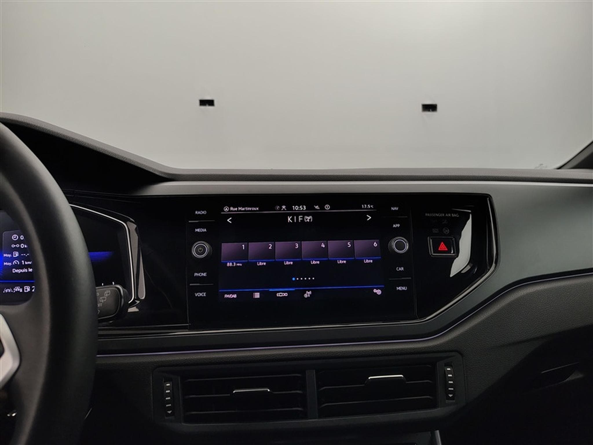 VW Polo 1.0 TSI 95cv R-Line CARPLAY / FULL LED / CAMERA / JA 17" (2025) - Photo 11