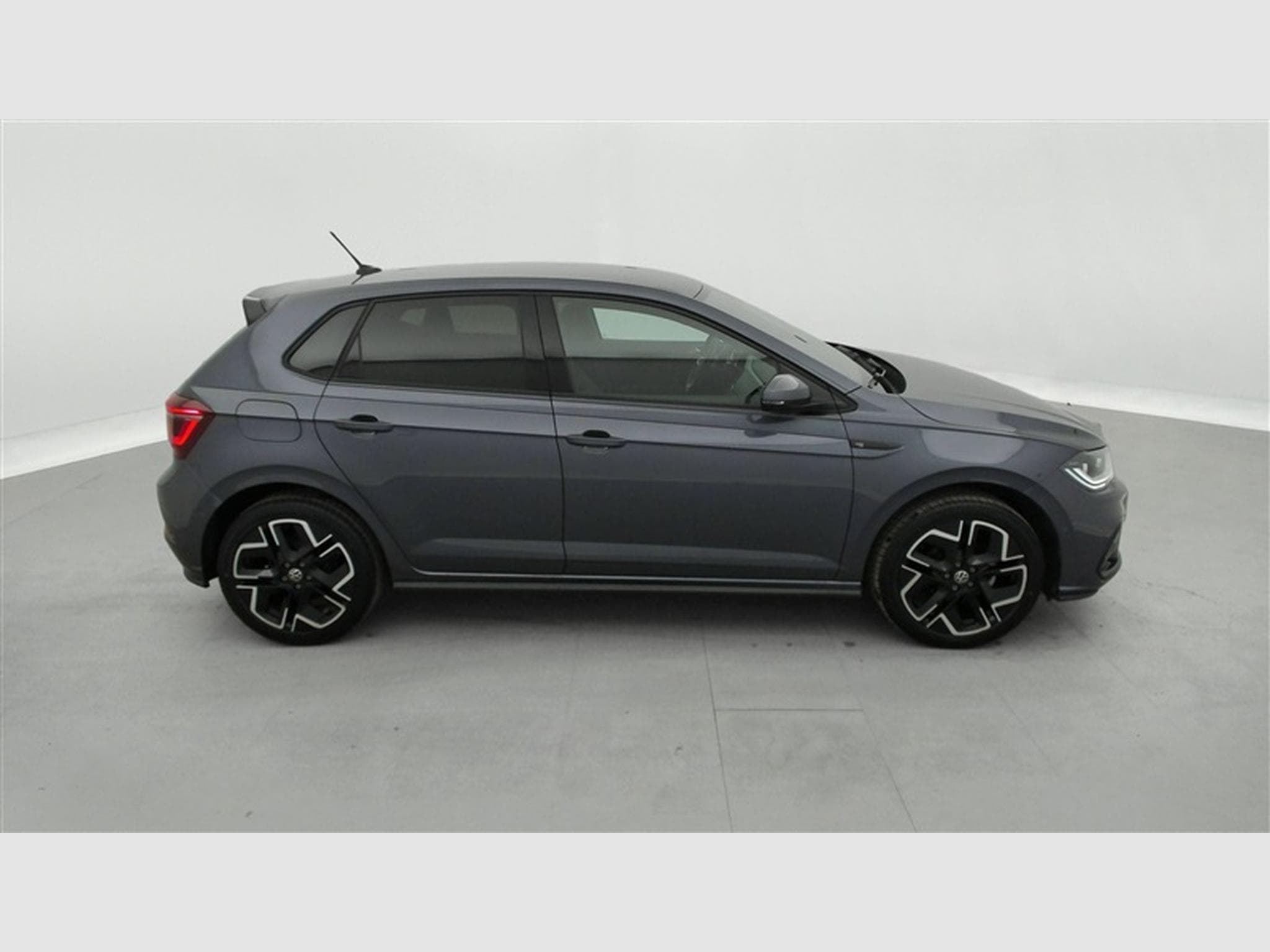 VW Polo 1.0 TSI 95cv R-Line CARPLAY / FULL LED / CAMERA / JA 17" (2025) - Photo 24