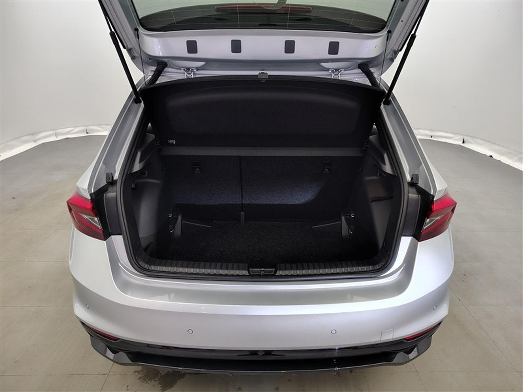 Skoda Fabia 1.0 TSI Monte Carlo DSG (2025) - Photo 14