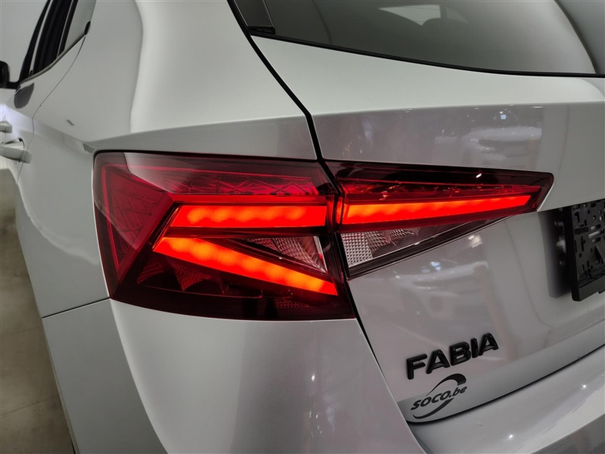 Skoda Fabia 1.0 TSI Monte Carlo DSG (2025) - Photo 16