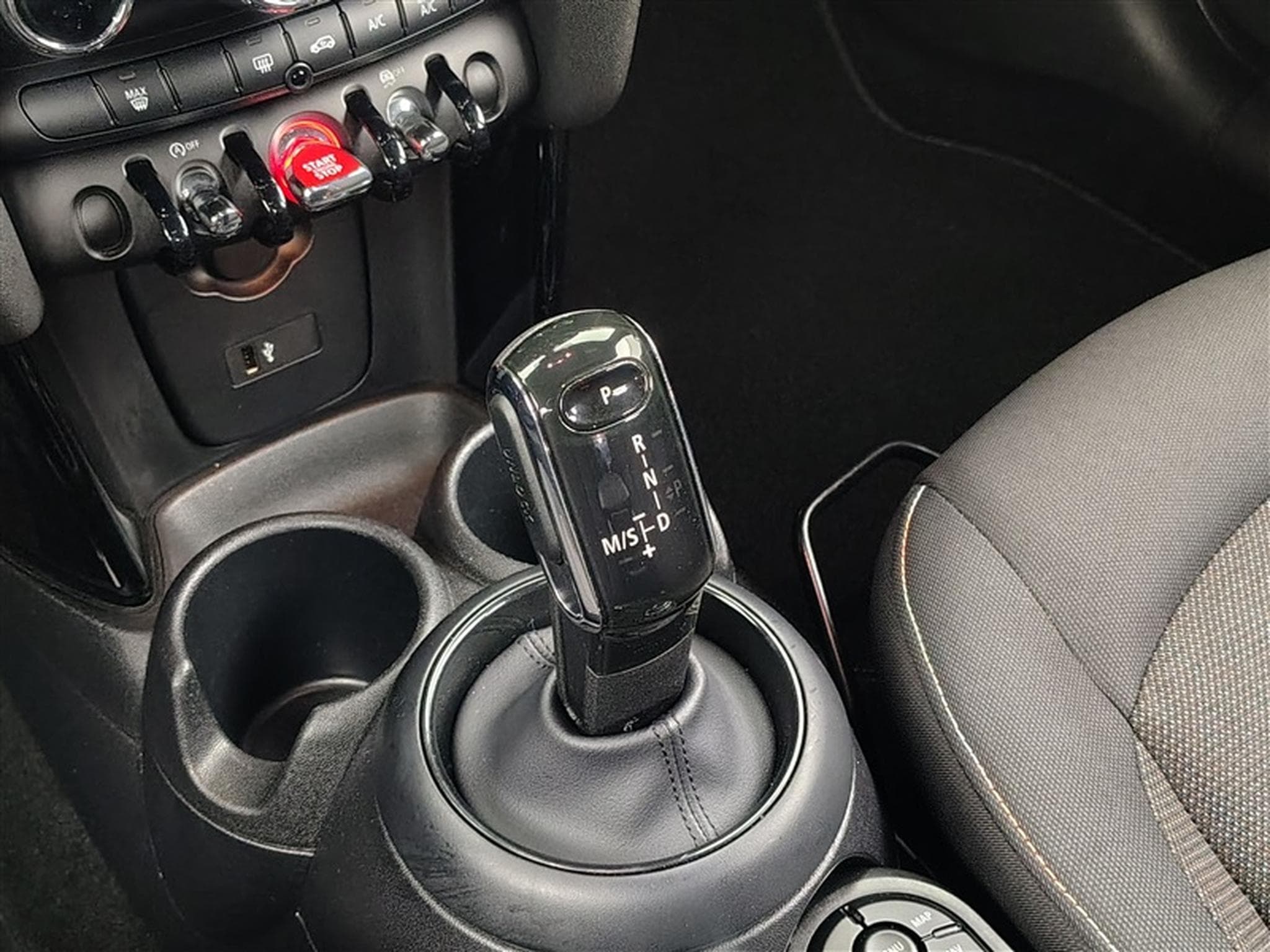 MINI Cooper 1.5 One 5P/NAVI/FULL LED/JA/PDC (2022) - Photo 12
