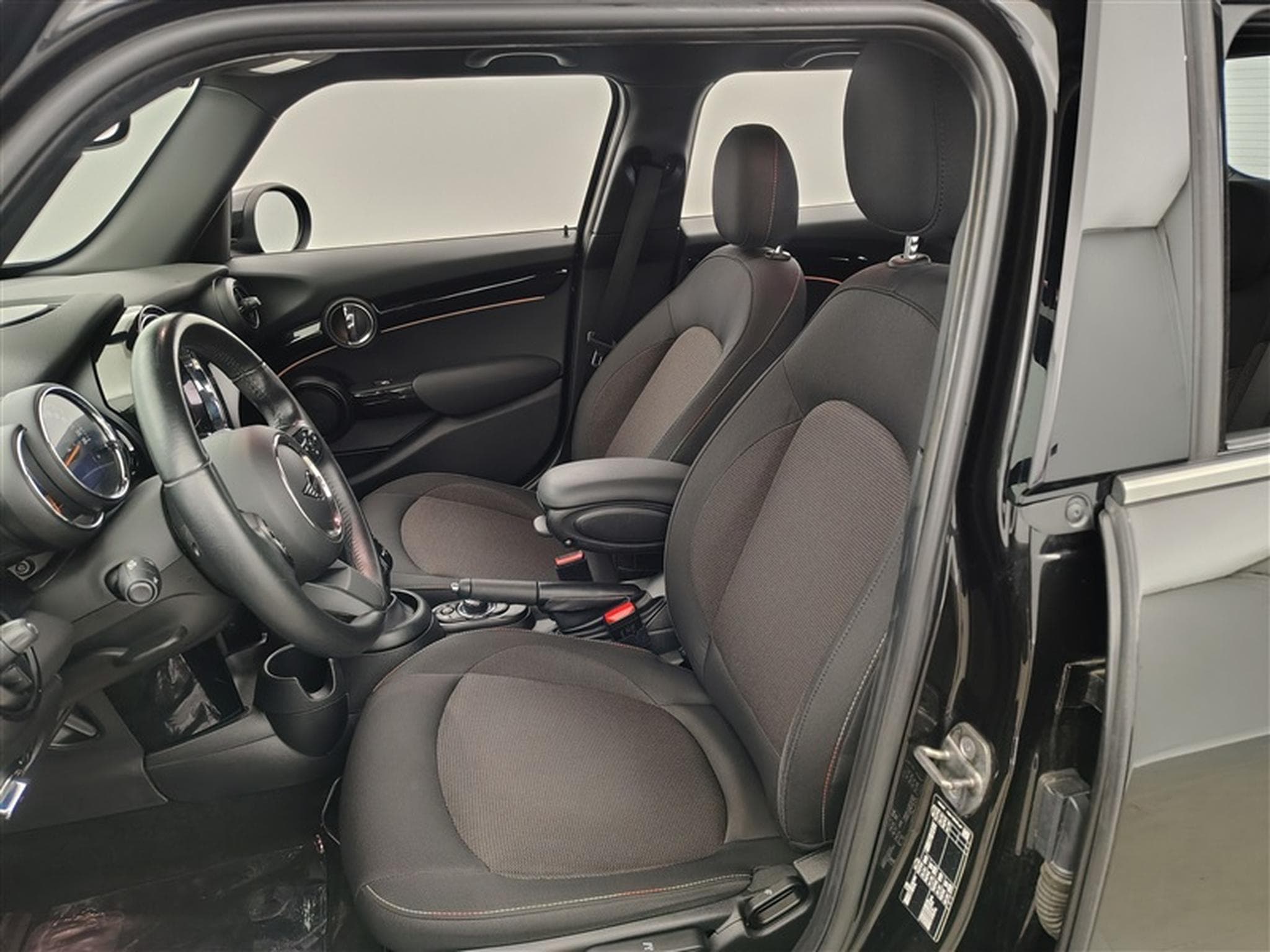 MINI Cooper 1.5 One 5P/NAVI/FULL LED/JA/PDC (2022) - Photo 7