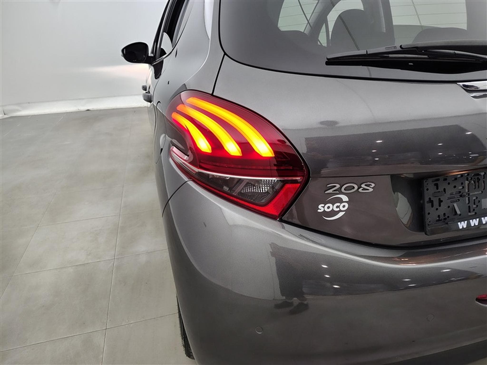 Peugeot 208 1.2i PureTech Signature CARPLAY / PDC / CLIM (2019) - Photo 15