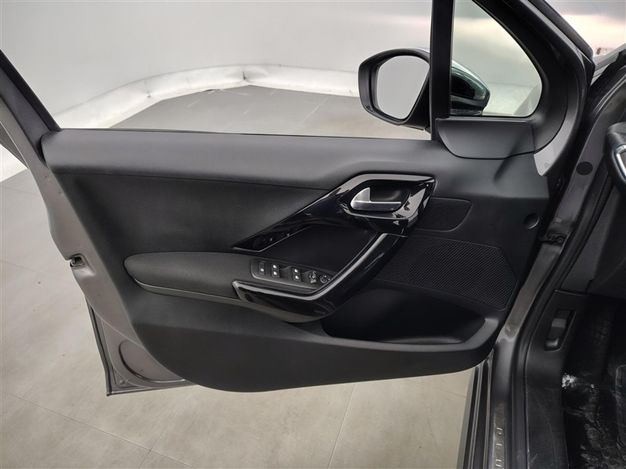 Peugeot 208 1.2i PureTech Signature CARPLAY / PDC / CLIM (2019) - Photo 16