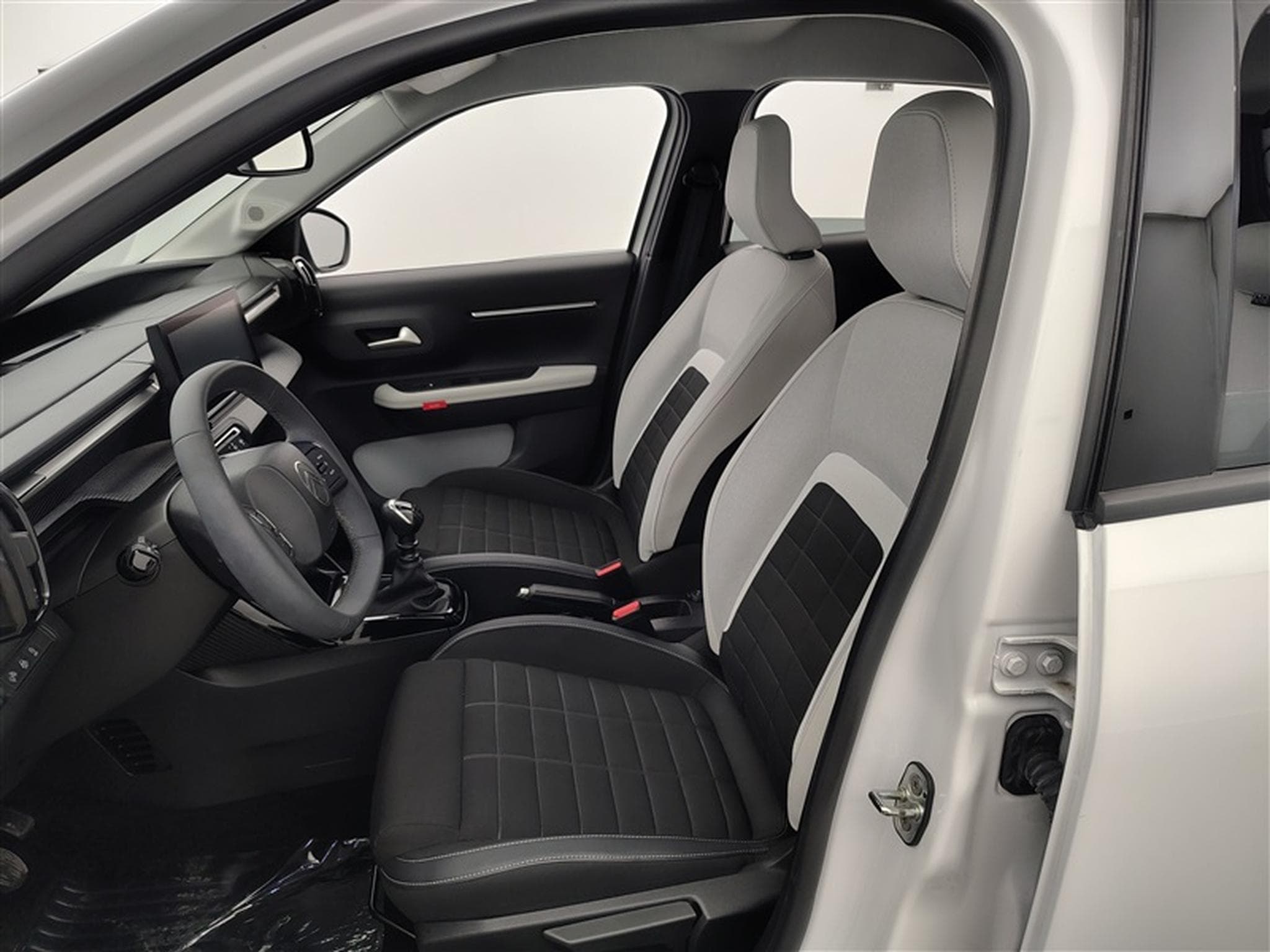 Citroen C3 1.2i PureTech 100cv Max CARPLAY / FULL LED / PDC AR (2025) - Photo 7