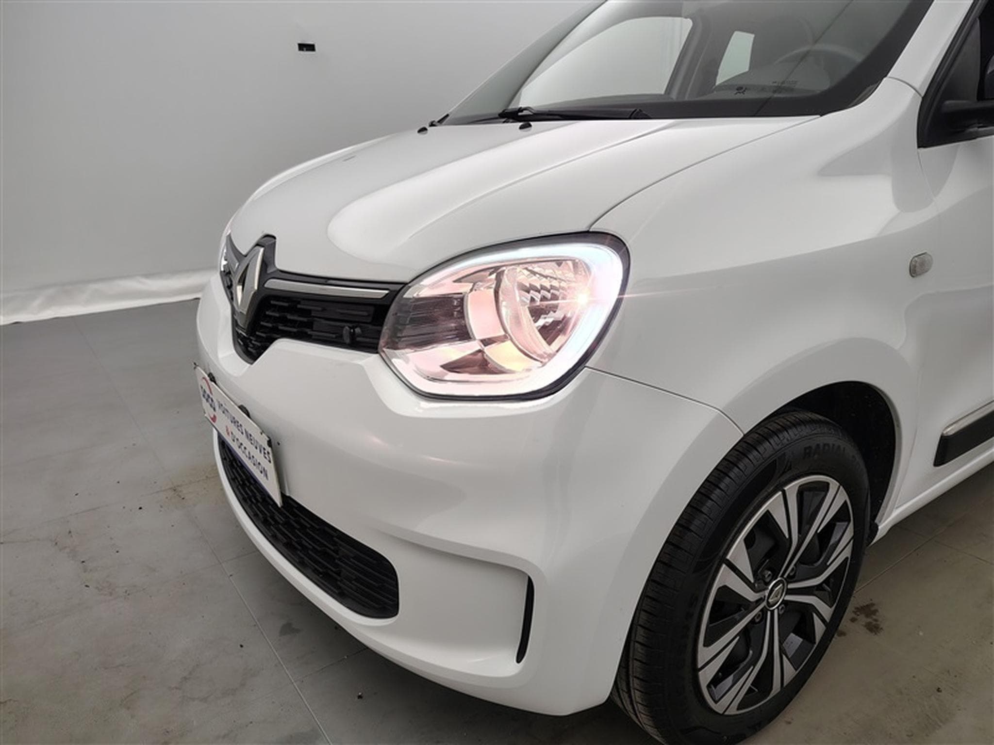 Renault Twingo 1.0i SCe Limited CARPLAY / CLIM AUTO / PDC (2022) - Photo 15