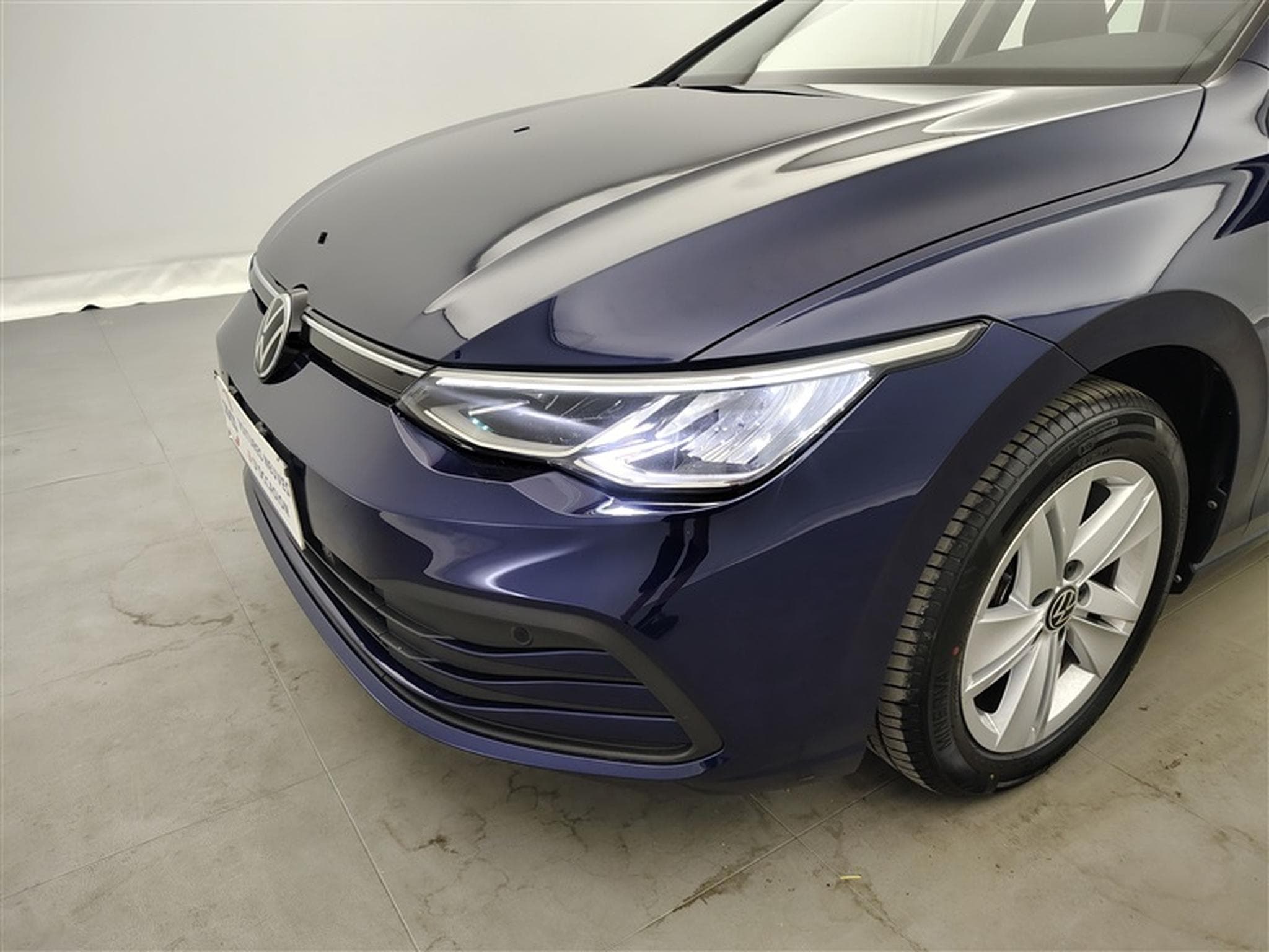 VW Golf 1.0 eTSI Life DSG NAVI / FULL LED / CARPLAY (2023) - Photo 15