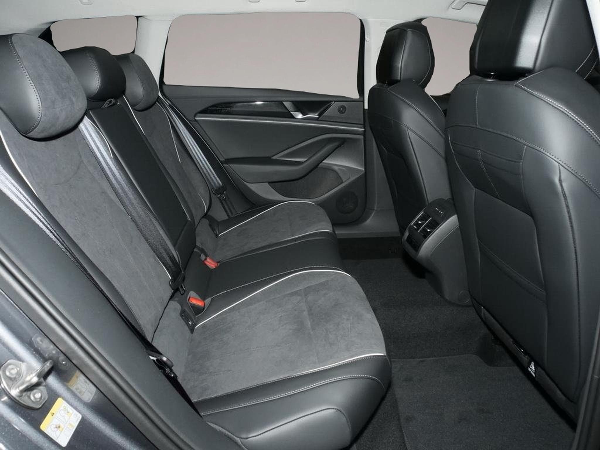 VW Passat (2025) - Photo 5