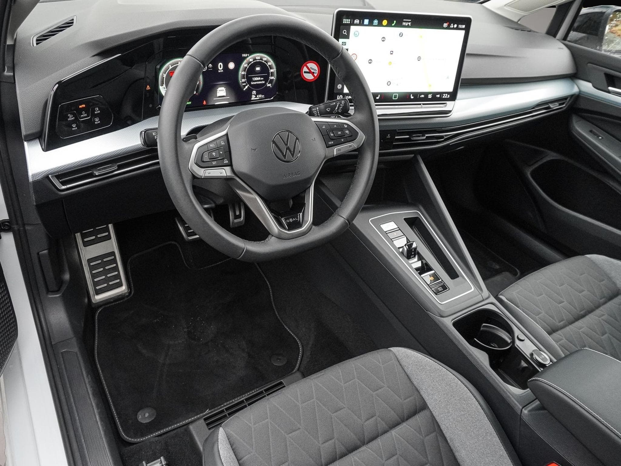VW Golf (2025) - Photo 7