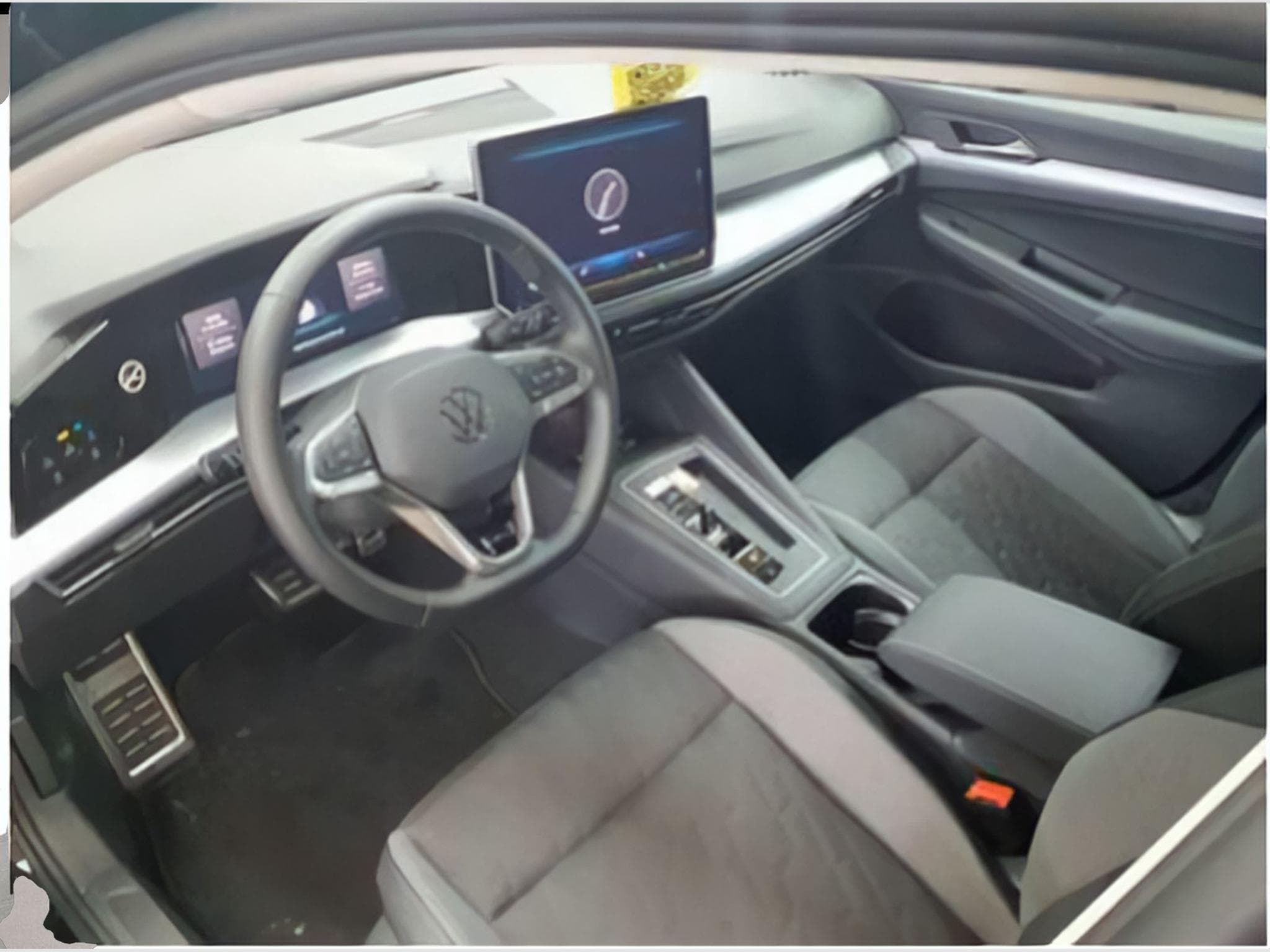 VW Golf (2025) - Photo 3