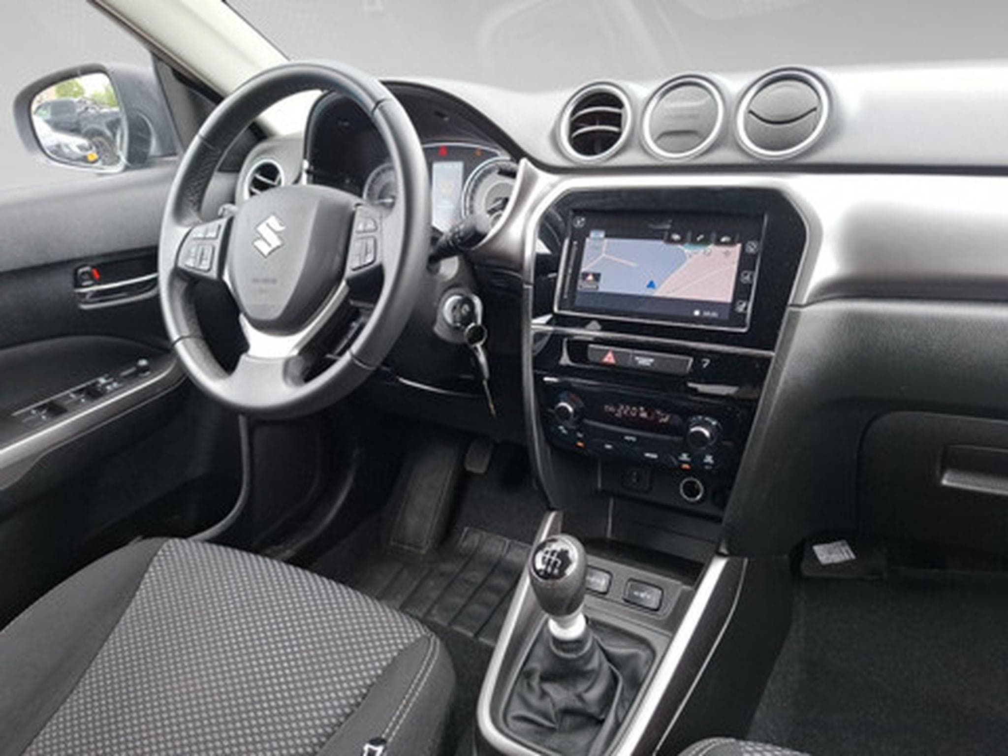 Suzuki Grand Vitara 1.4 Luxe+ MHEV 4WD (2023) - Photo 7
