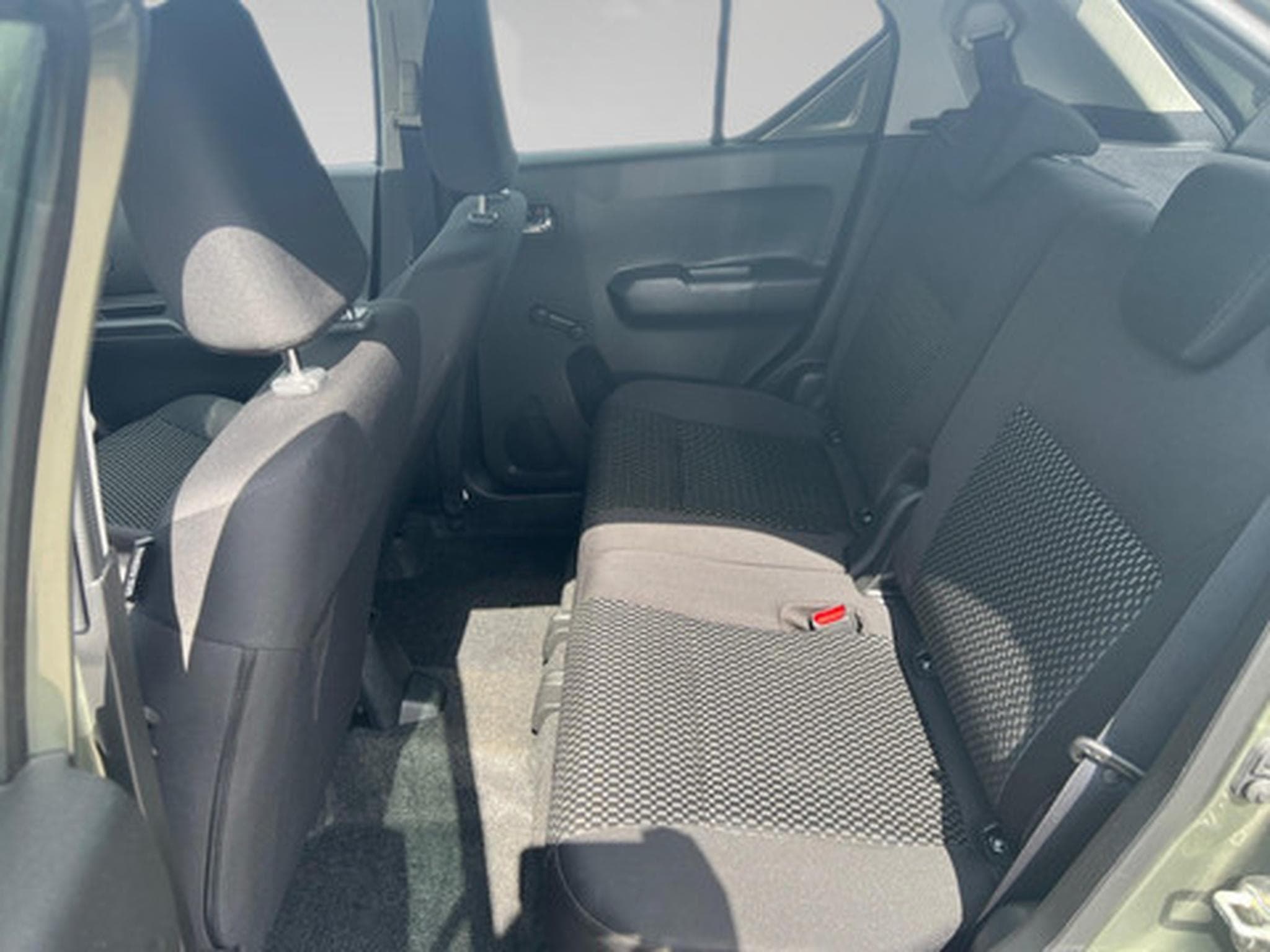 Suzuki Ignis IGNIS (2021) - Photo 15