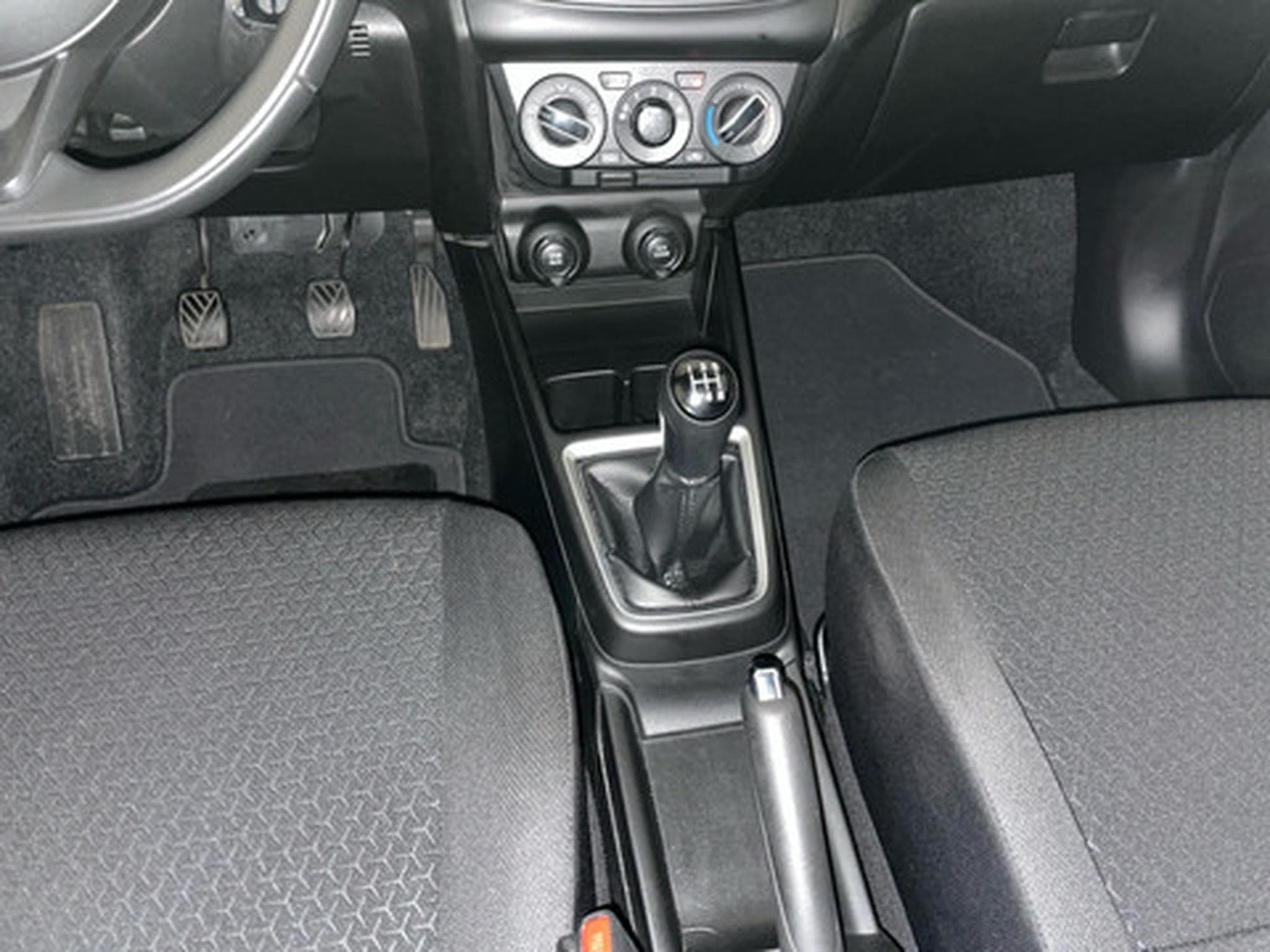 Suzuki Swift 1.2 Grand Luxe (2021) - Foto 10
