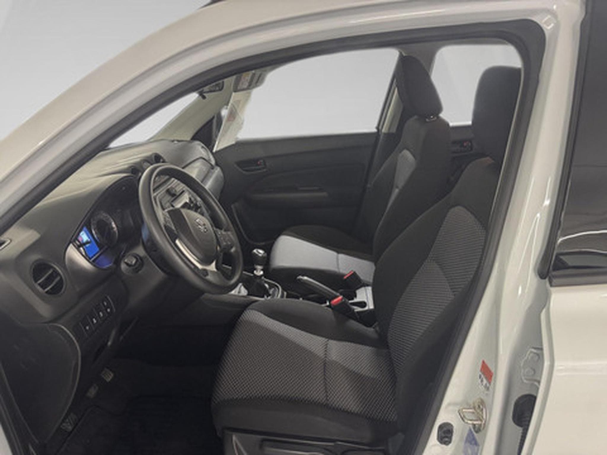 Suzuki Grand Vitara 1.4 Luxe MHEV 2WD (2025) - Photo 4