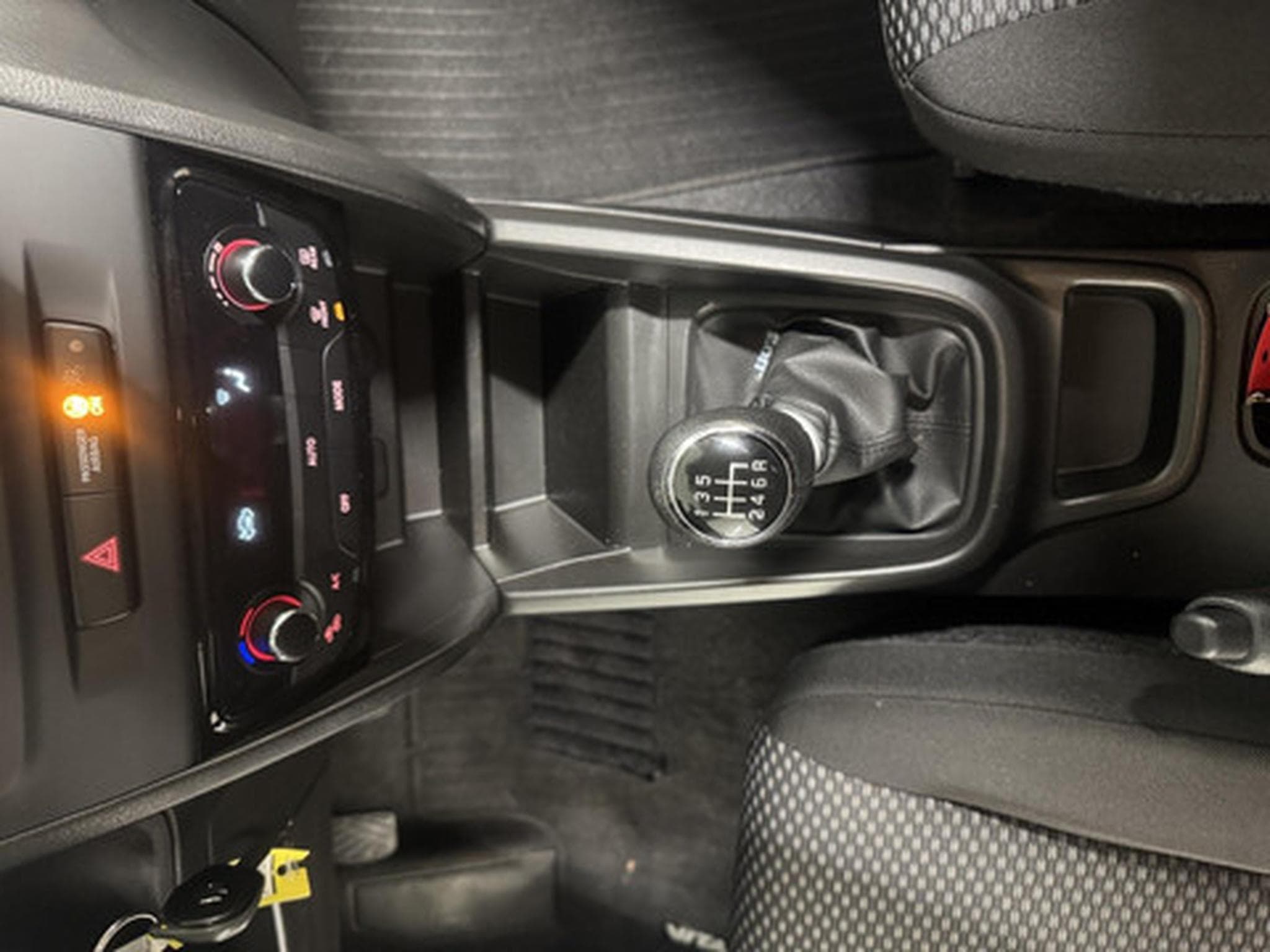 Suzuki Grand Vitara 1.4 Luxe MHEV 2WD (2025) - Photo 8