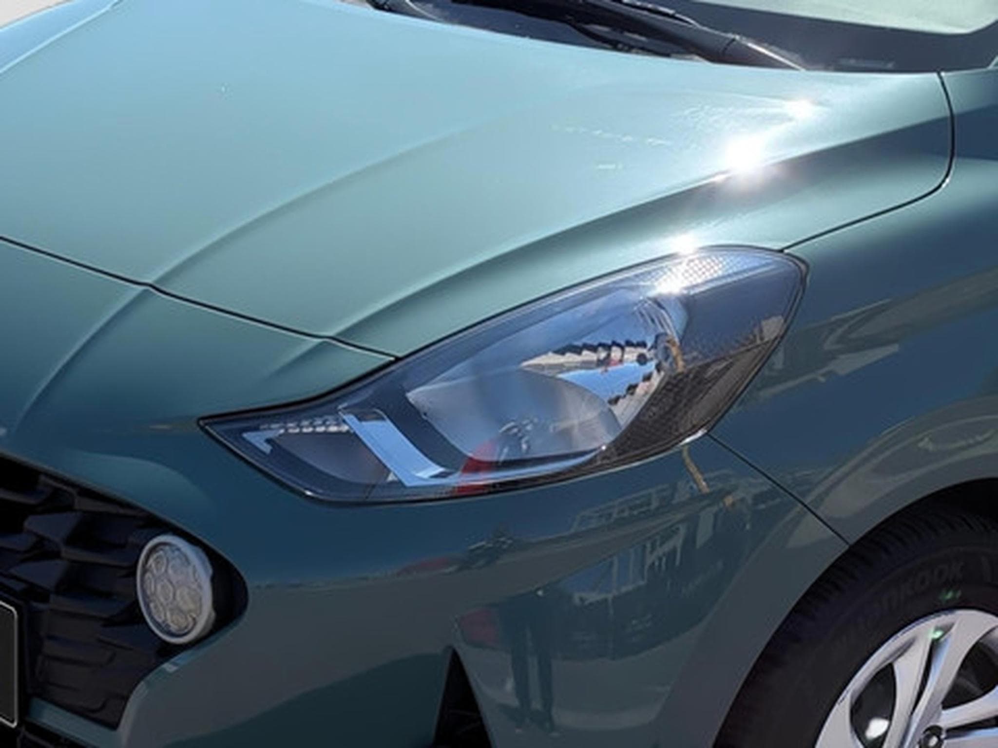 Hyundai i10 1.0 Twist AMT (2023) - Photo 21